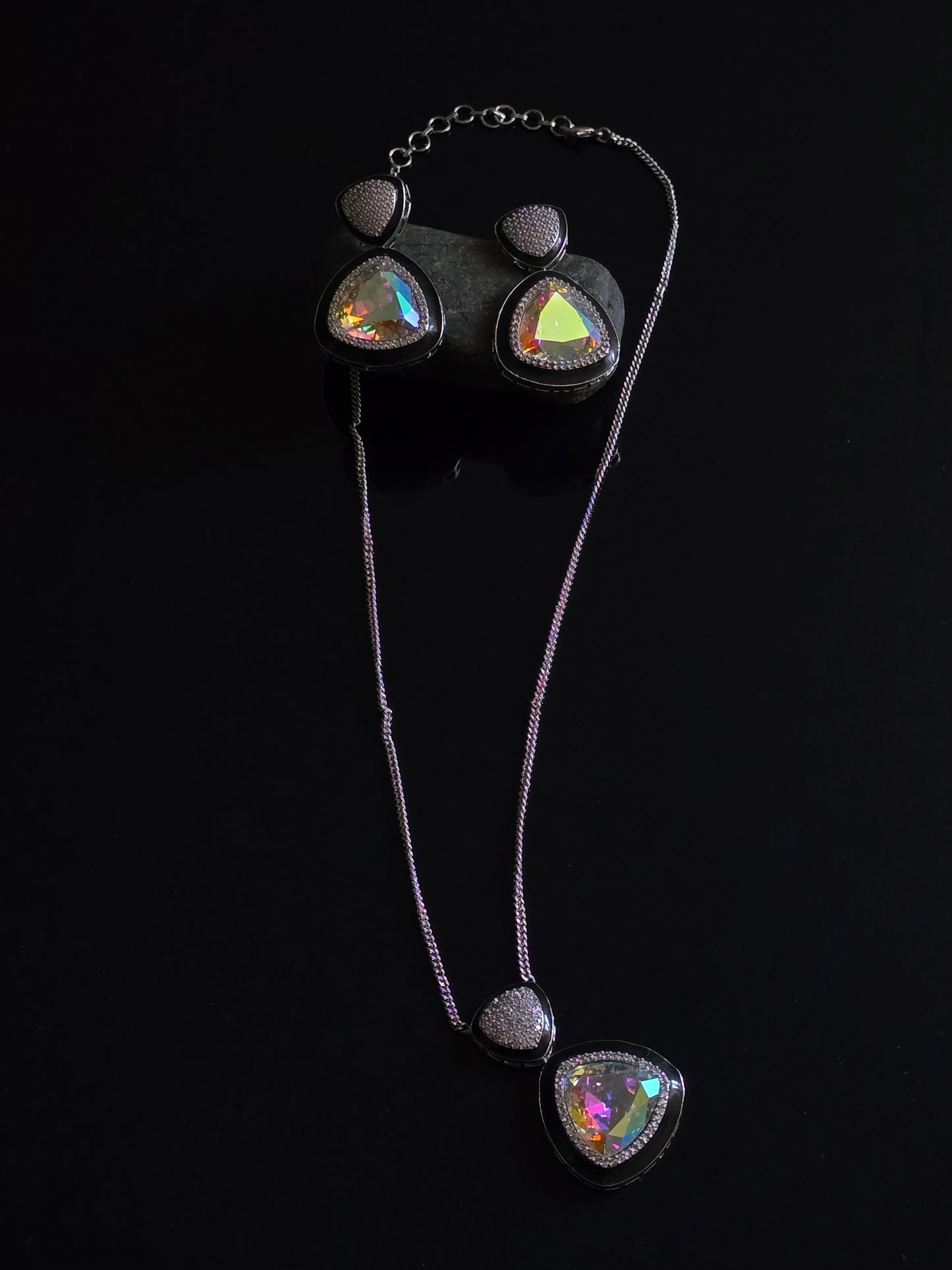 Naomi Crystal Pendant Set