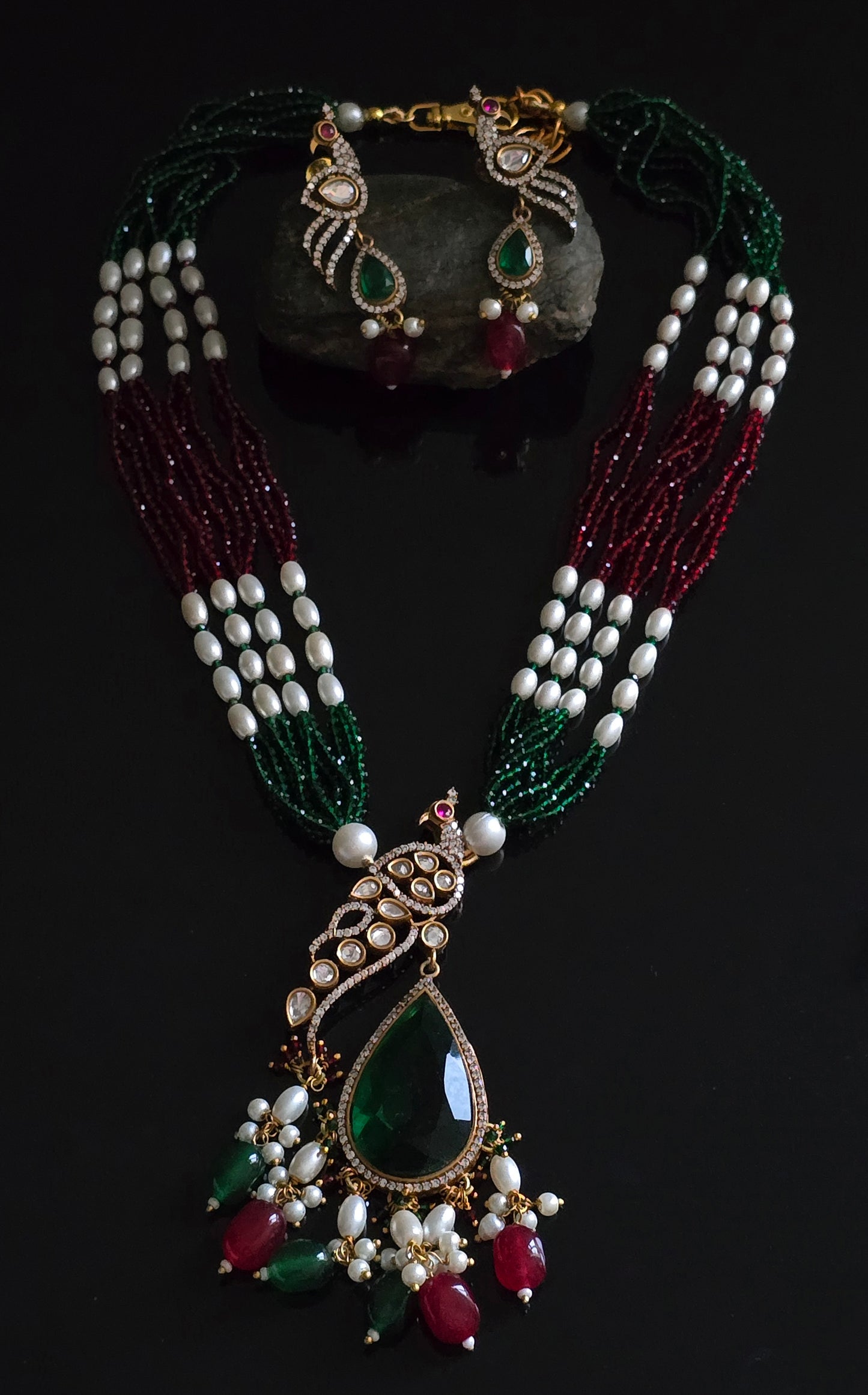 Nyssa Peacock Hydrobeads Necklace Set