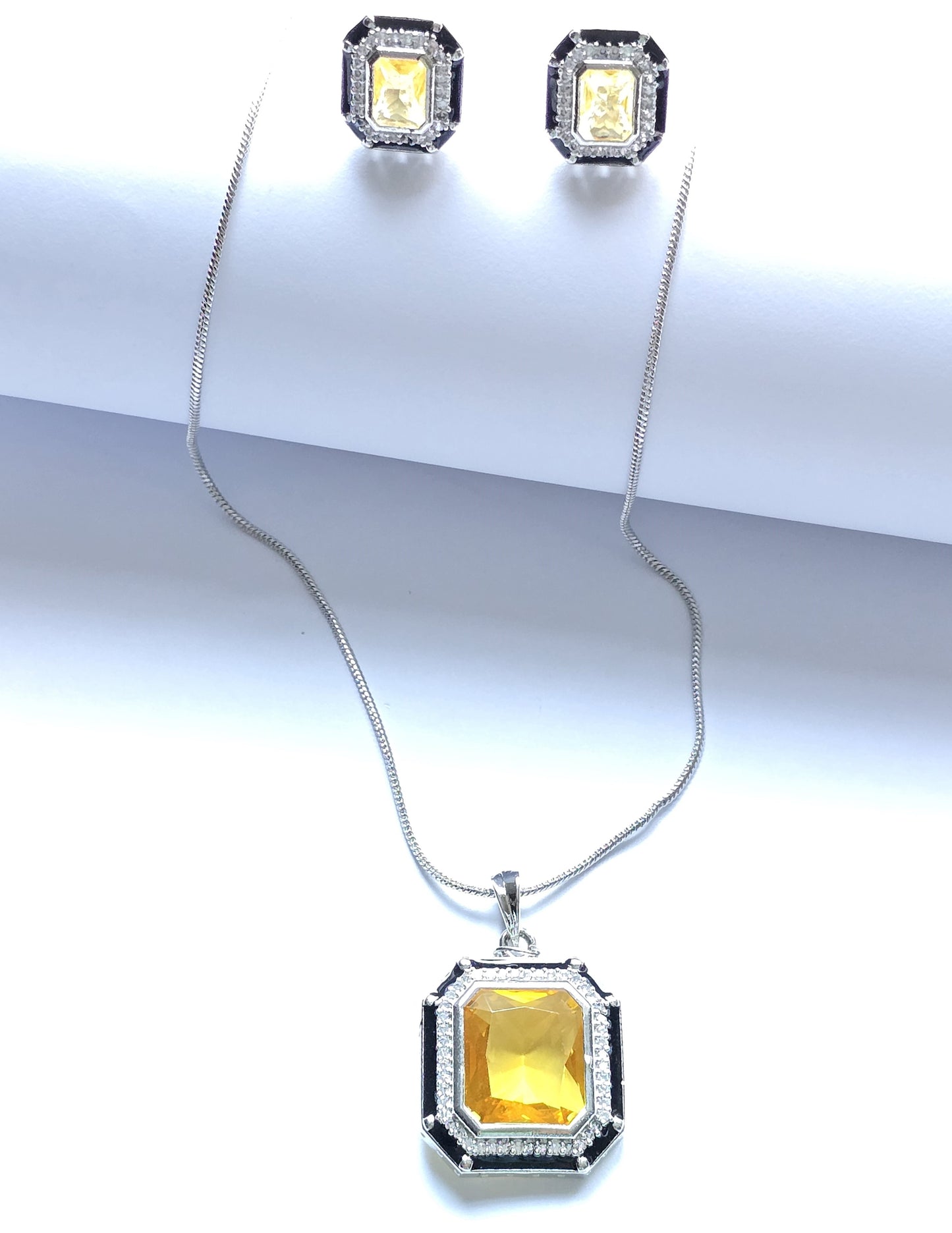 Scarlett Crystal Pendant Set