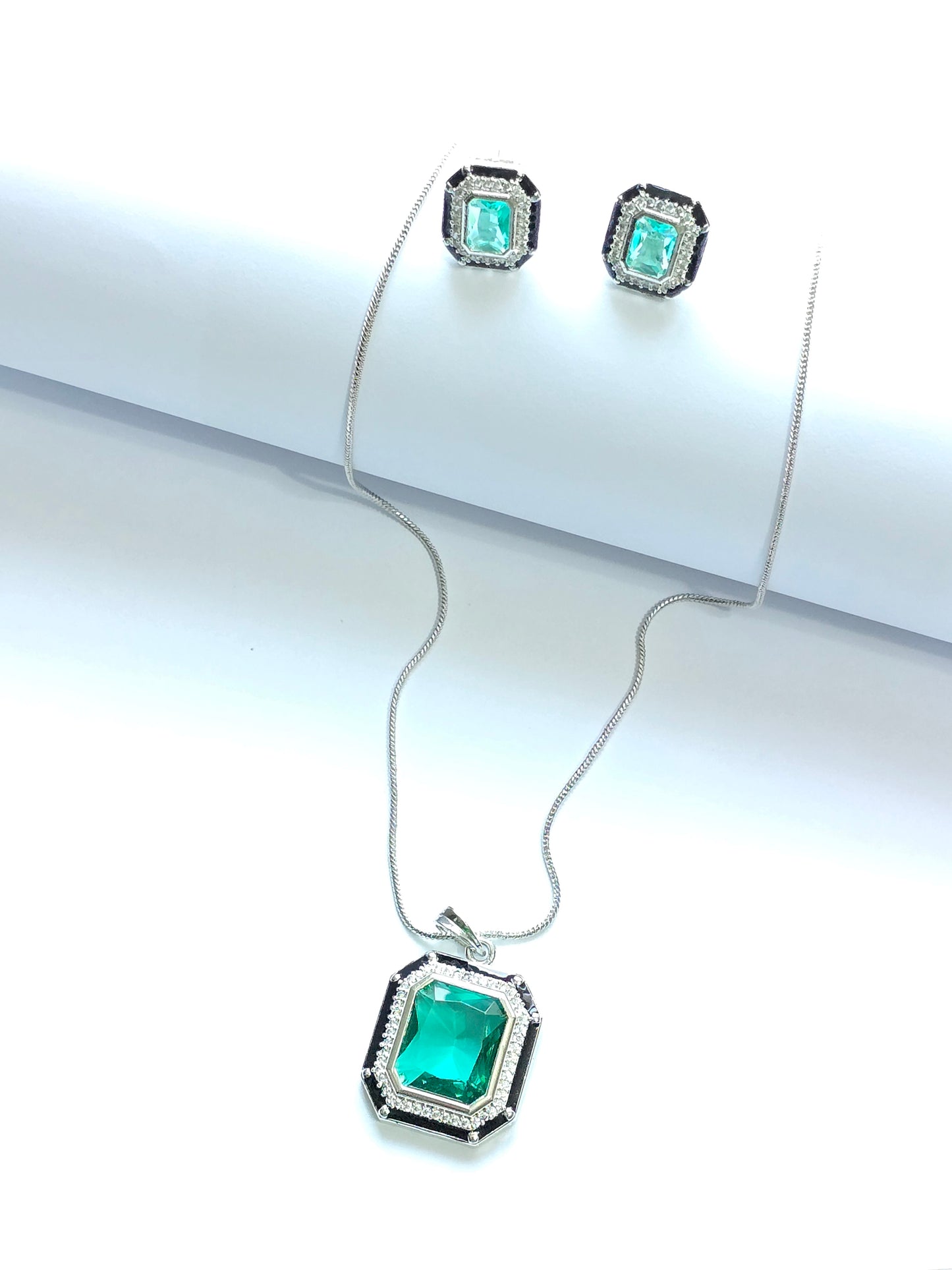 Scarlett Crystal Pendant Set
