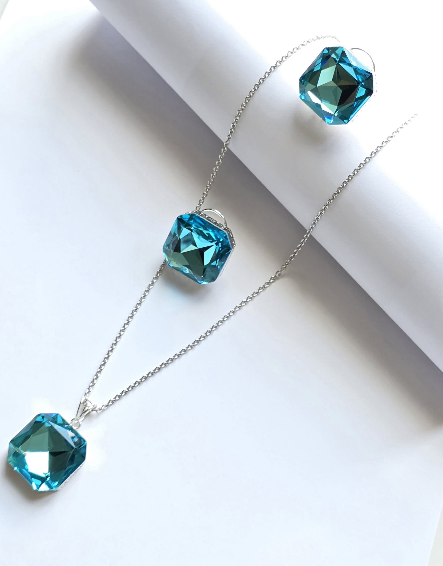 Rosalind Giant Crystal Pendant Set