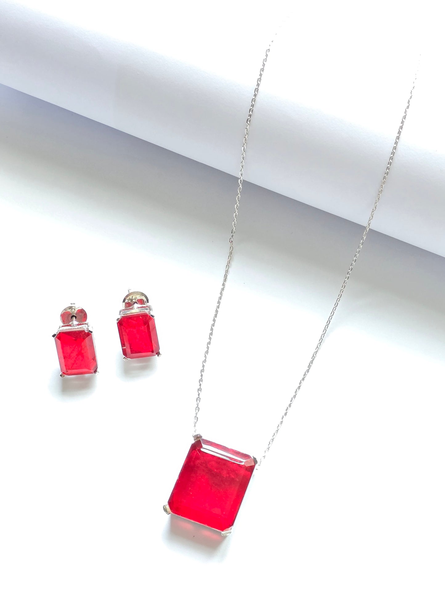 Pippa Doublet Stone Pendant Set