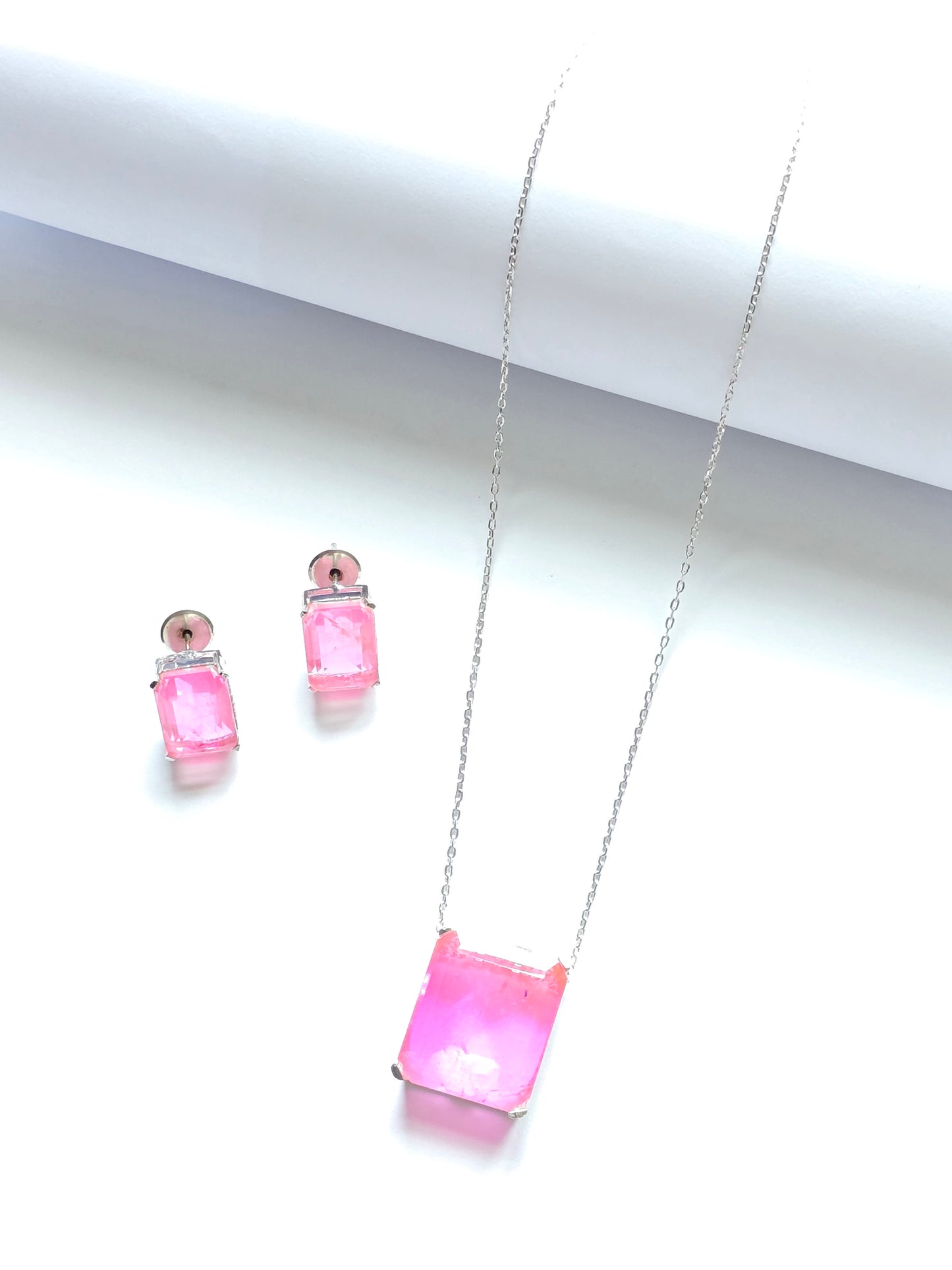Pippa Doublet Stone Pendant Set