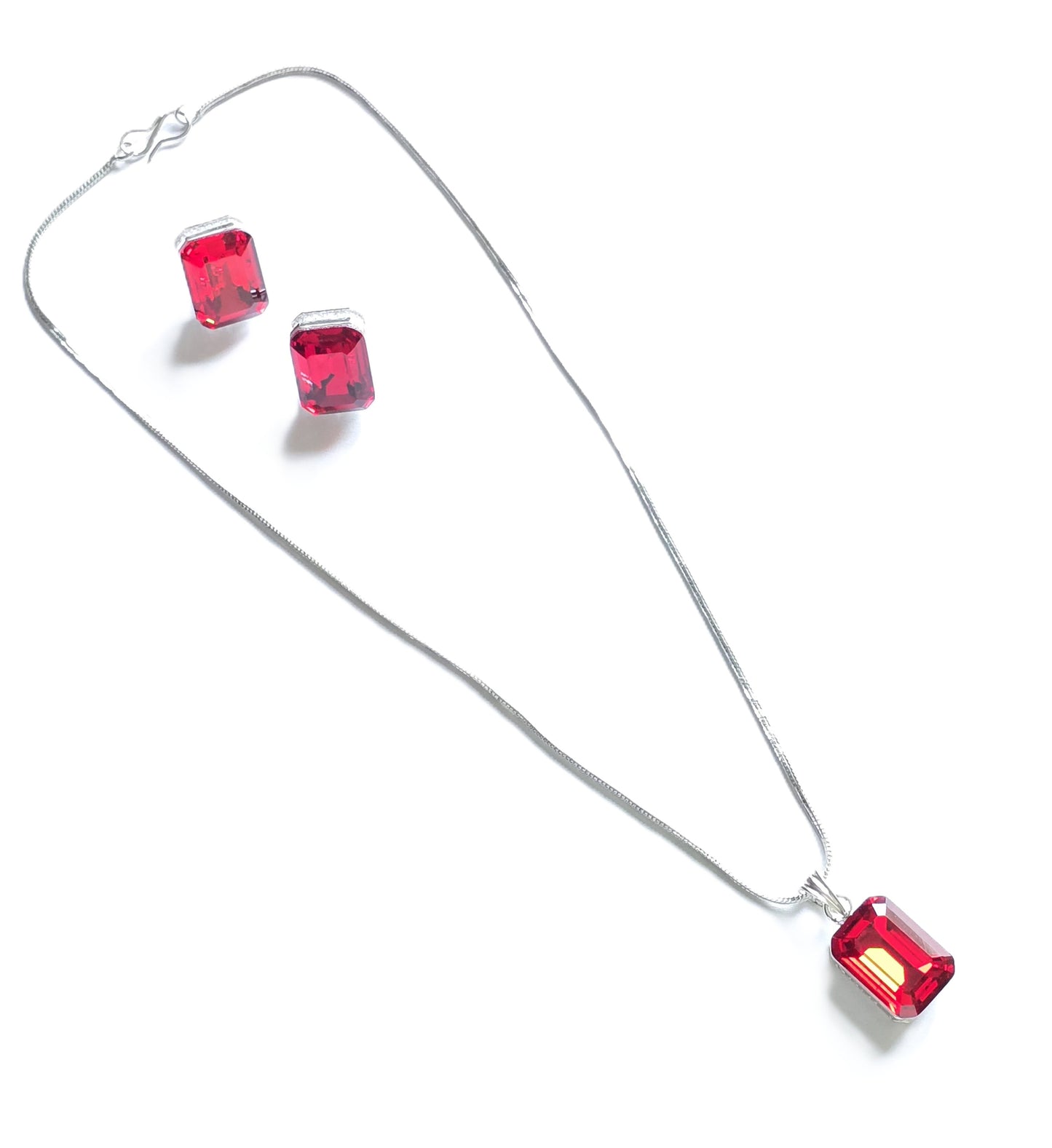 Kylie Crystal Chain Pendant Set