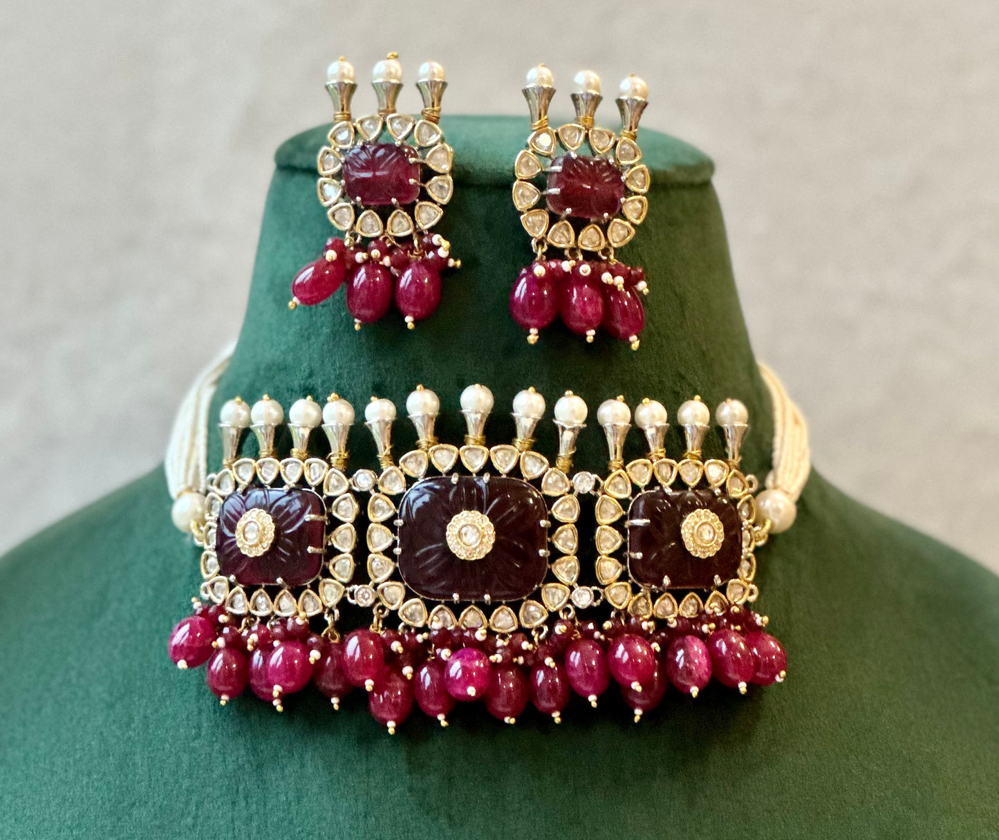 Winona Polki Choker Necklace Set with Carved Stones