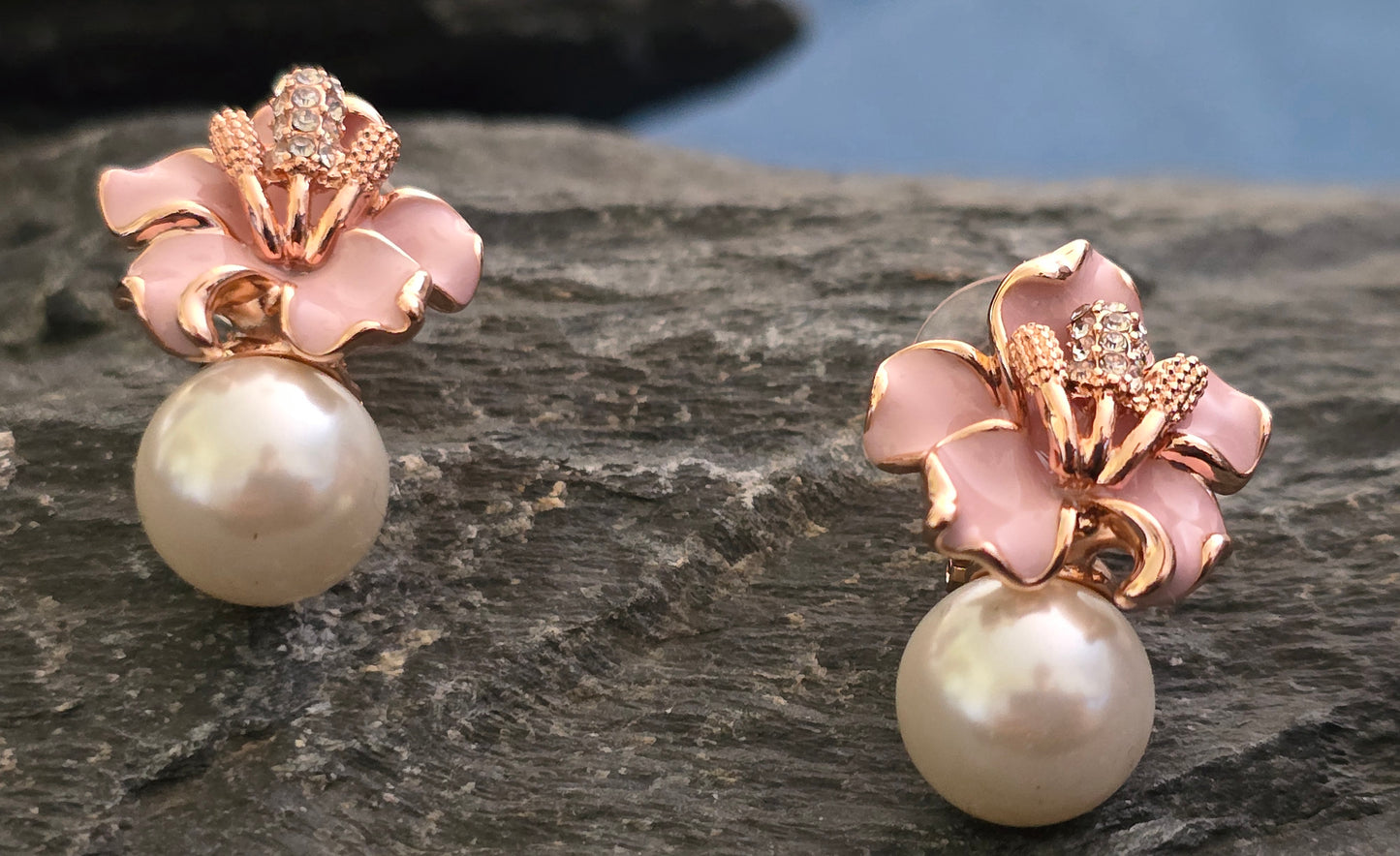 Maisie Floral Pearl Earrings