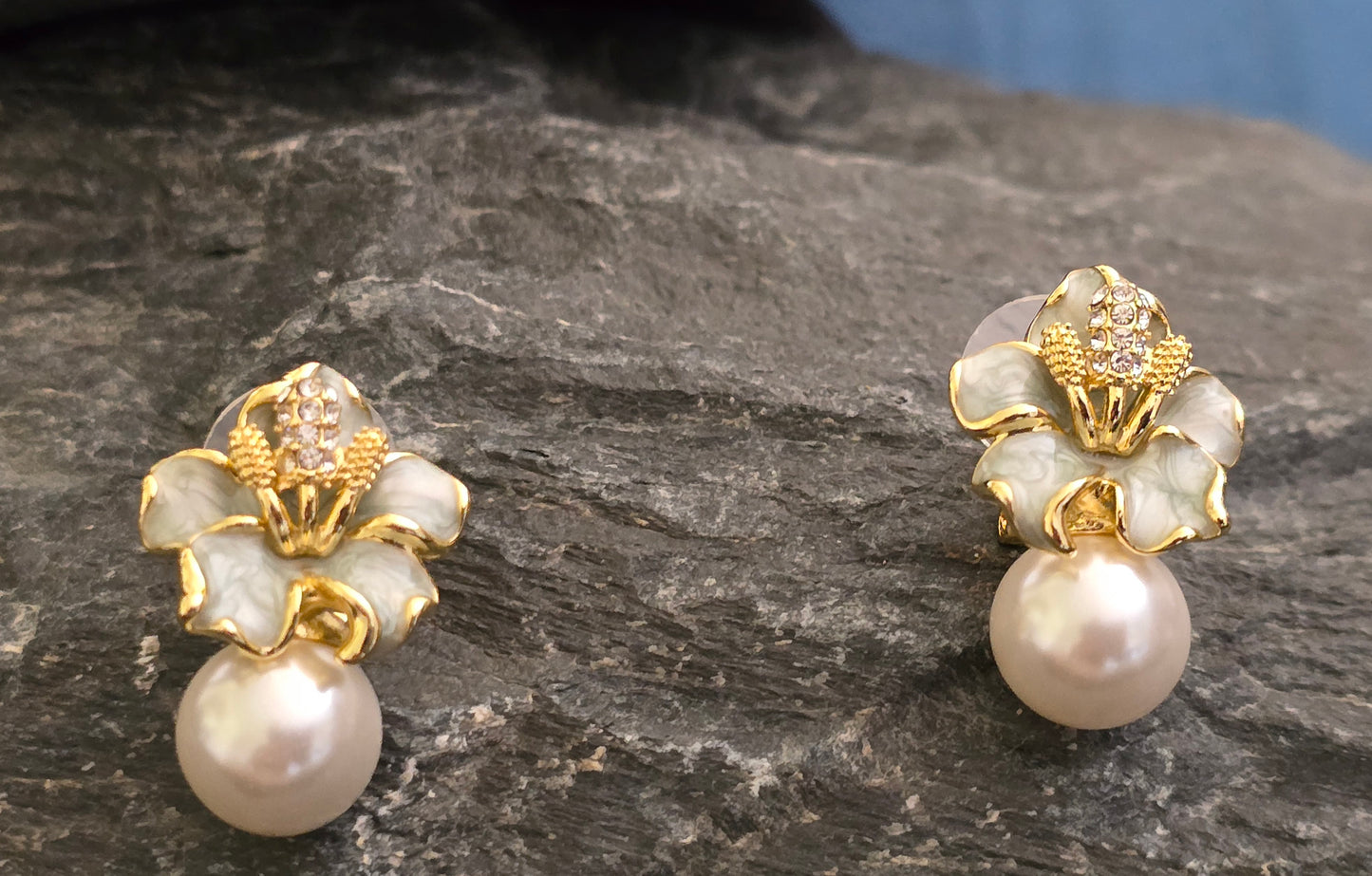 Maisie Floral Pearl Earrings