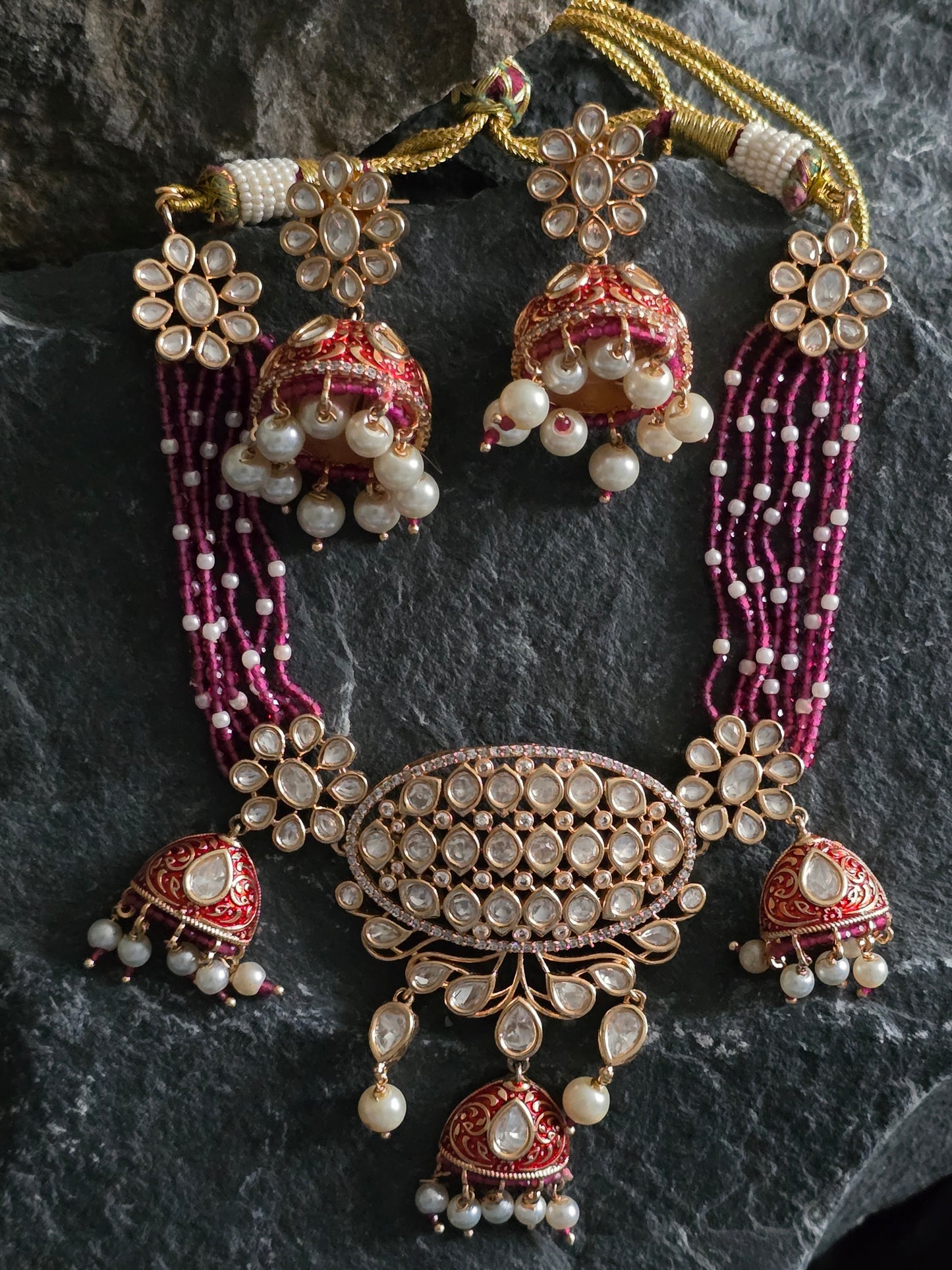 Nilofer Kundan Choker Necklace