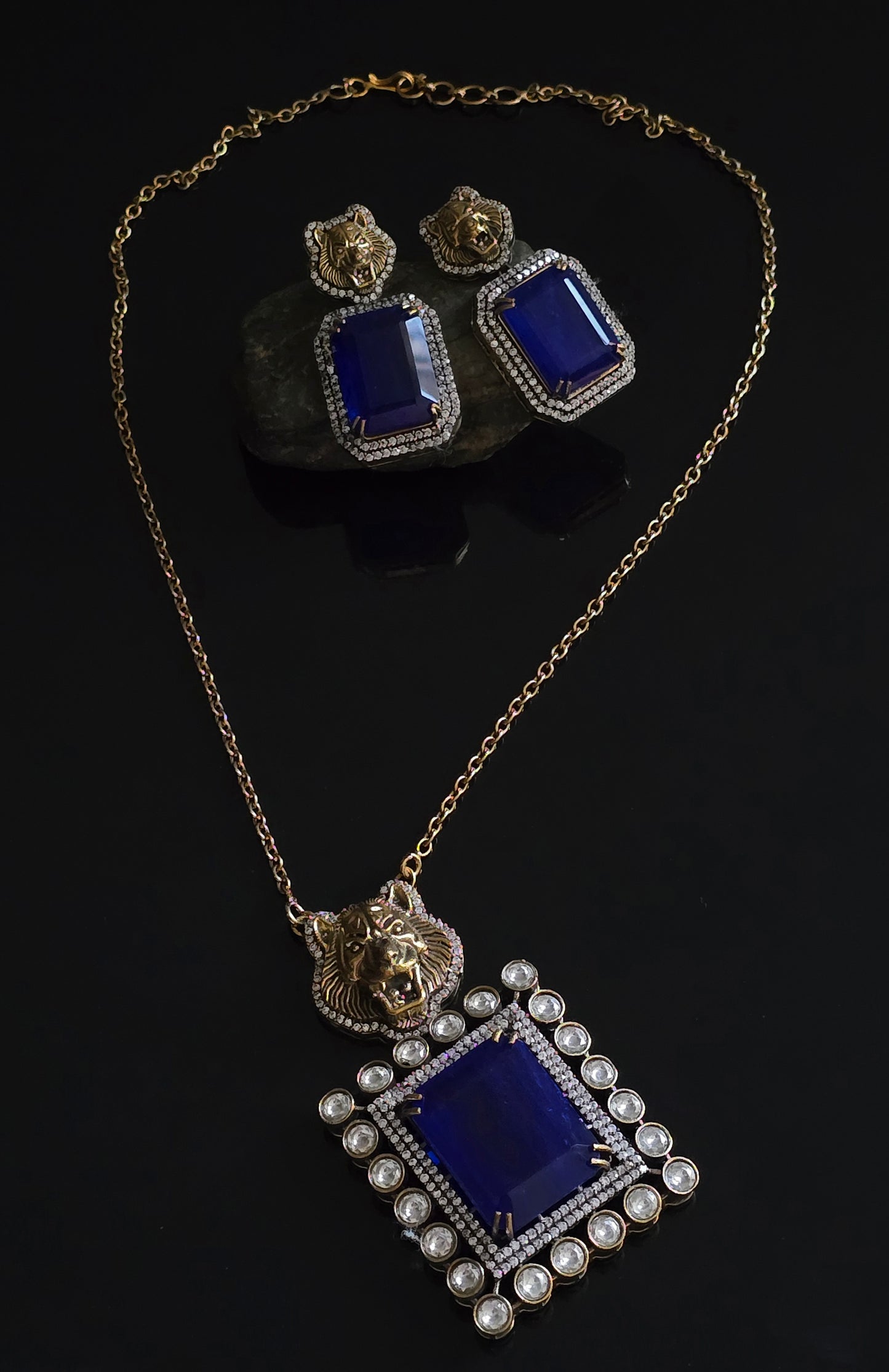 Doublet Stone Chain Pendant
