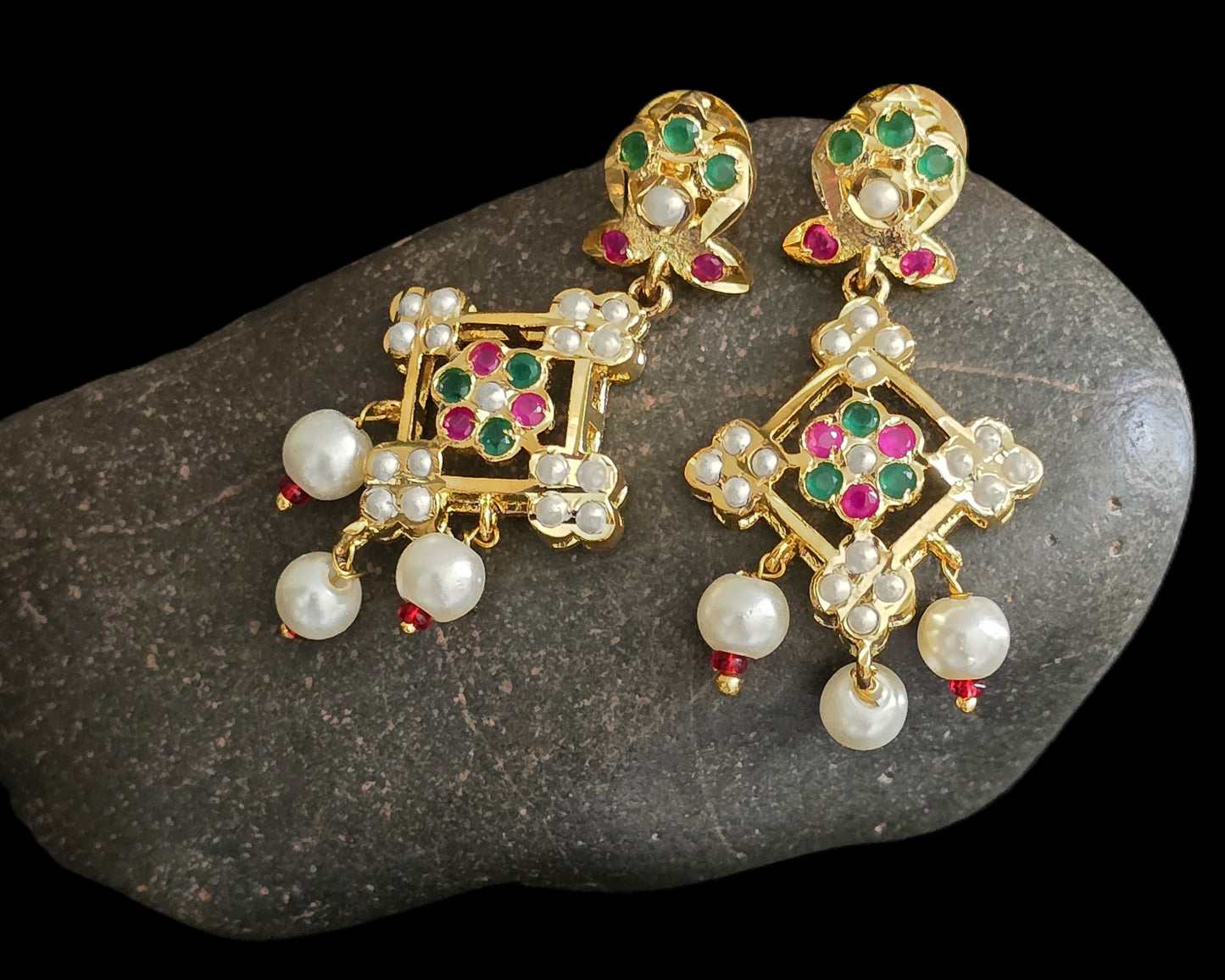 Hyderabadi Jadau Pearl Pendant Set