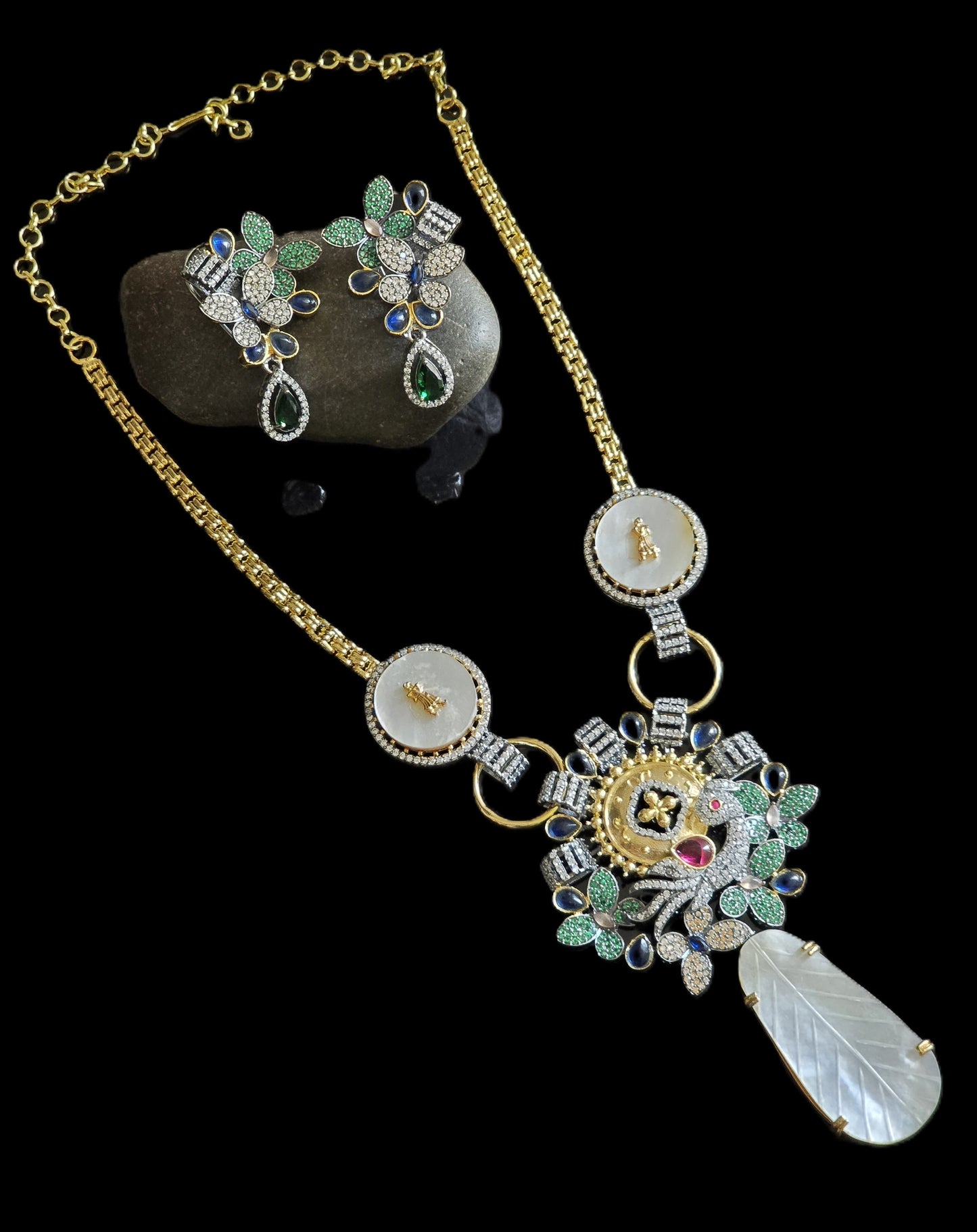 Exquisite Designer MOP Fusion Necklace Set