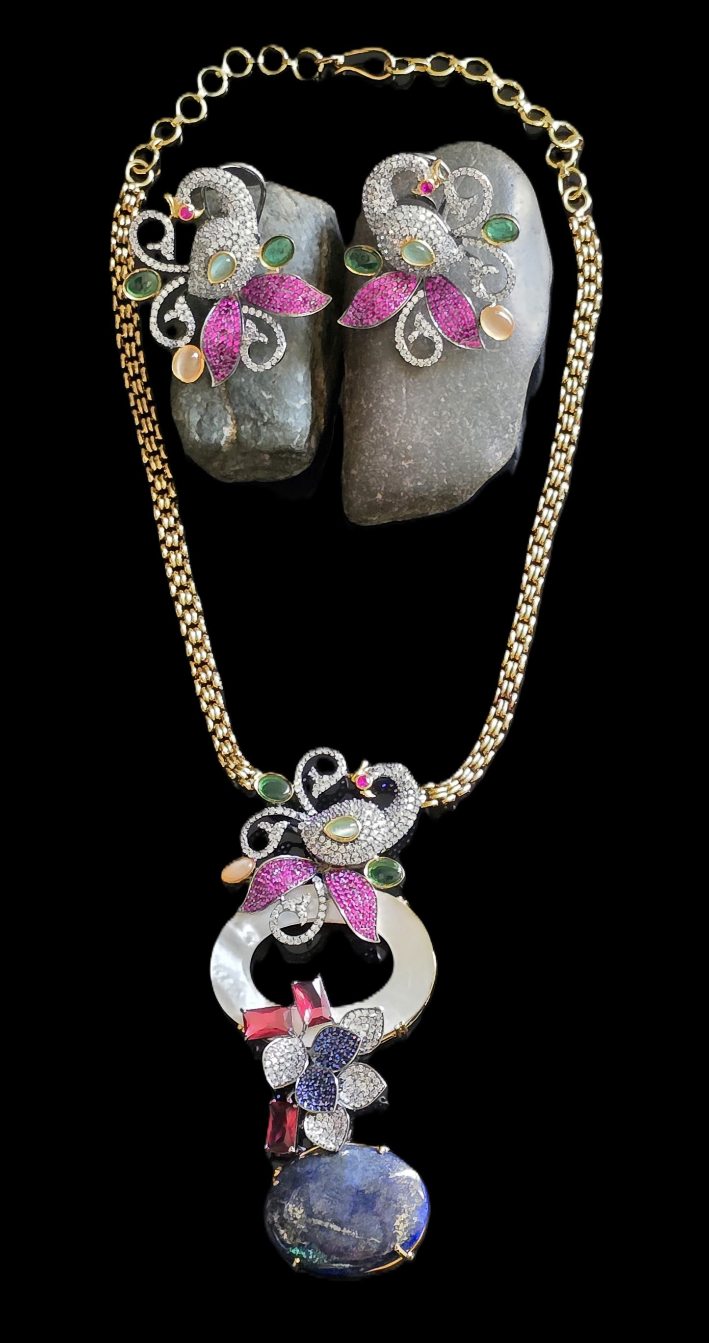 Exquisite Designer MOP with Natural Stone Necklace Set