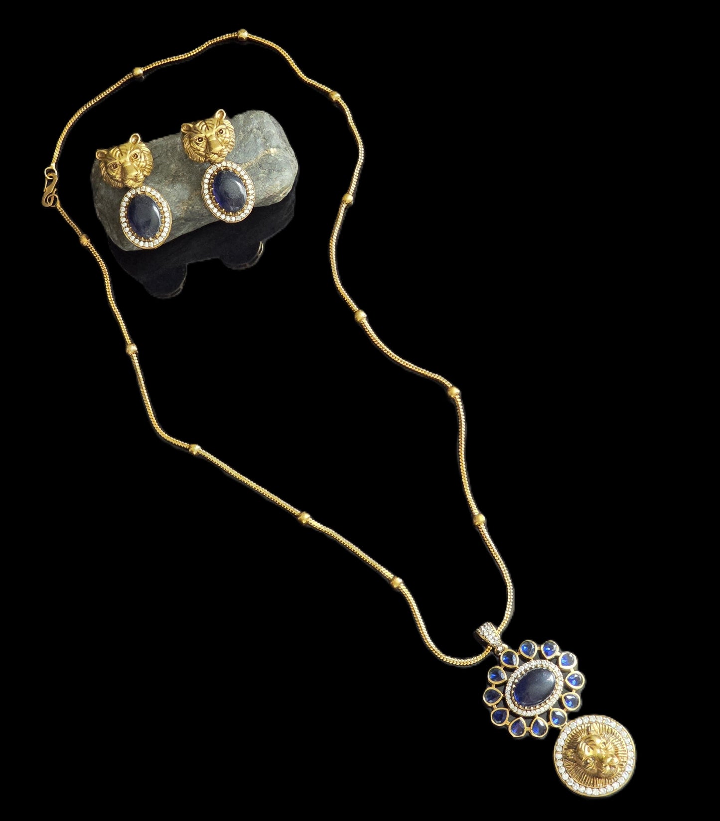 Tara Indo-Western Stone Pendant Set