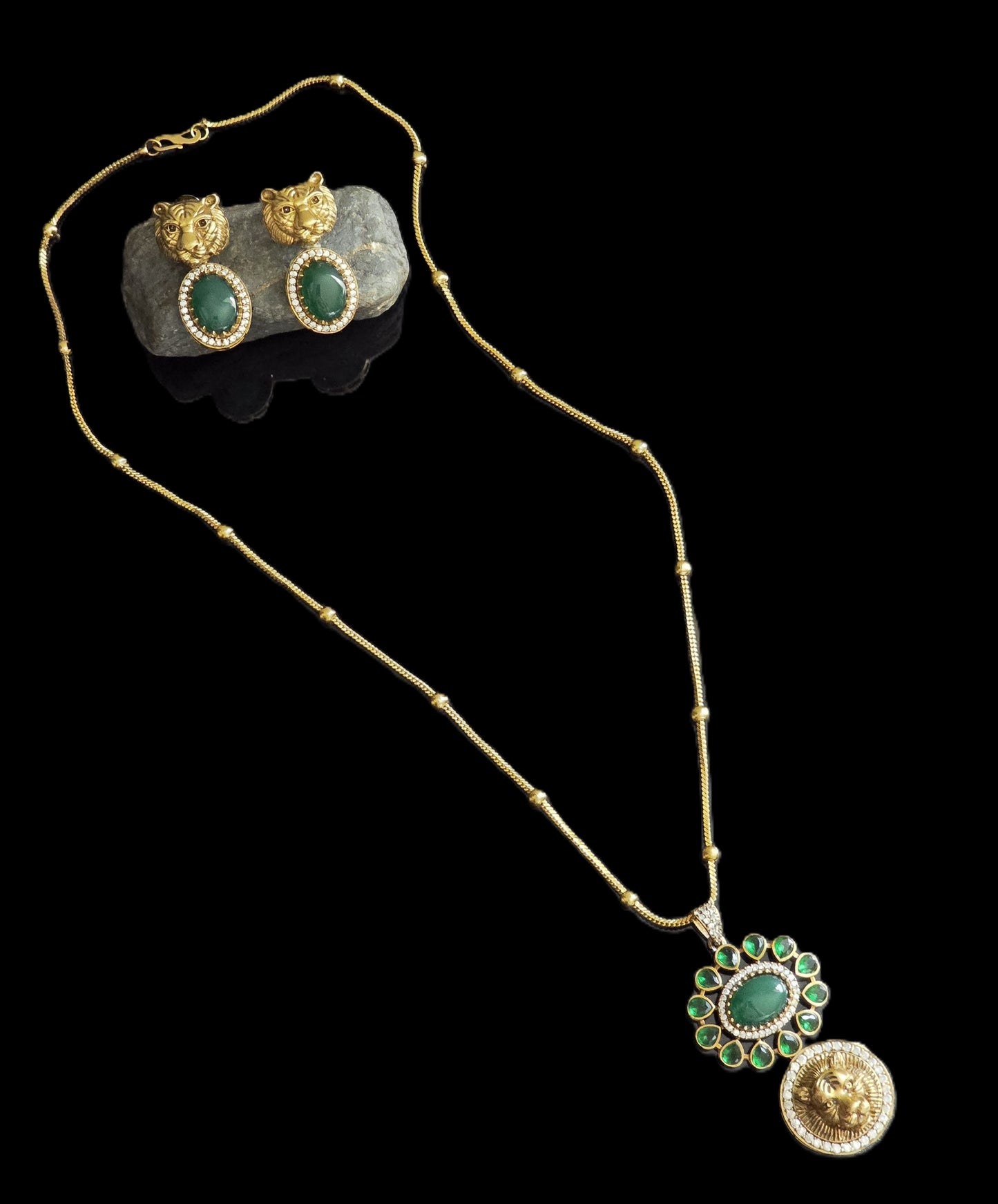 Tara Indo-Western Stone Pendant Set