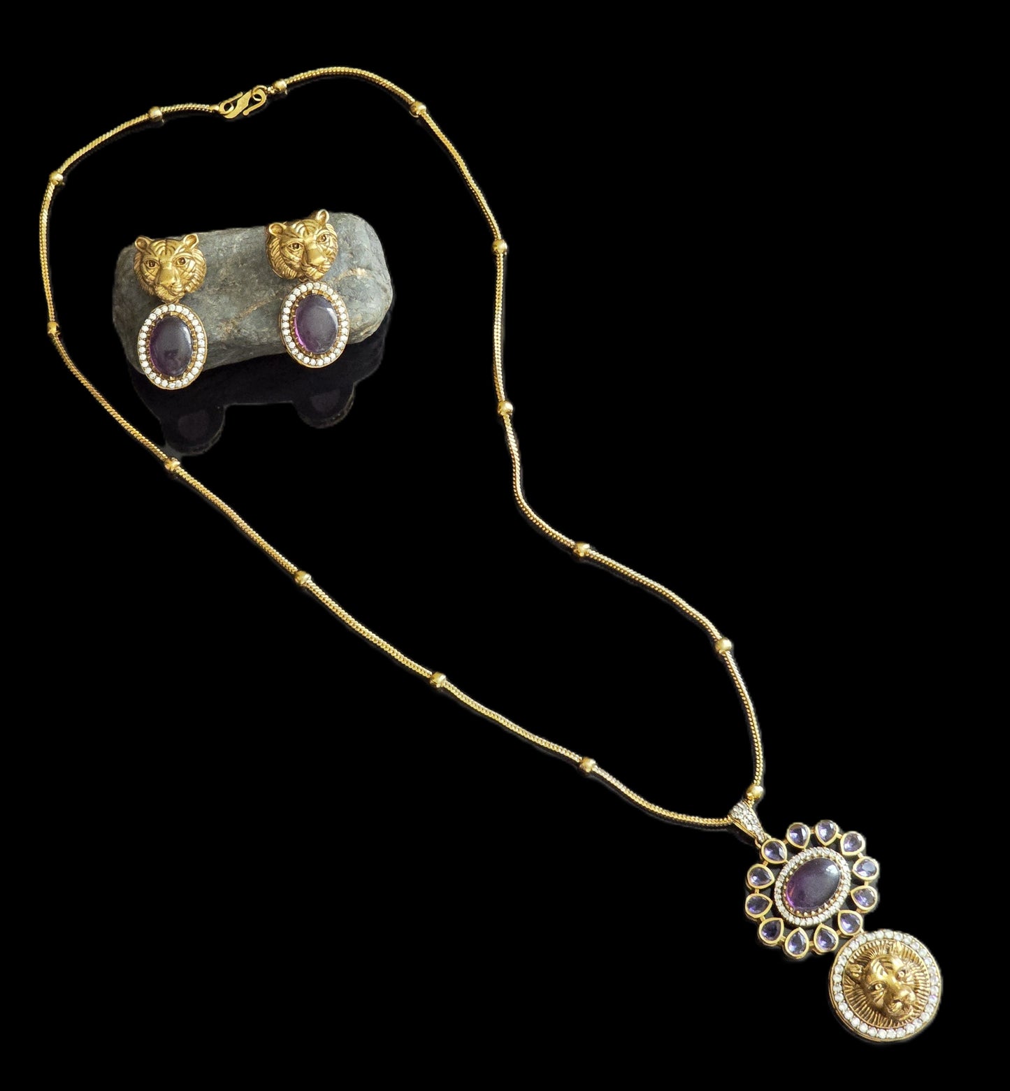 Tara Indo-Western Stone Pendant Set