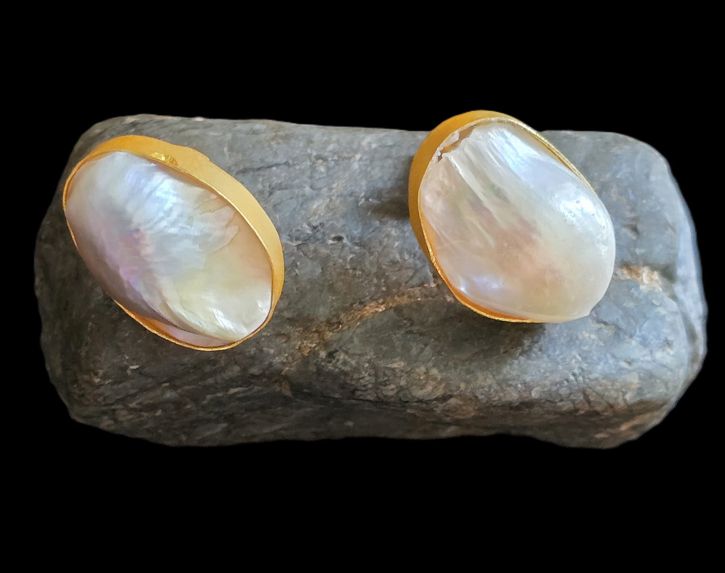 Riley Baroque Pearl Stud