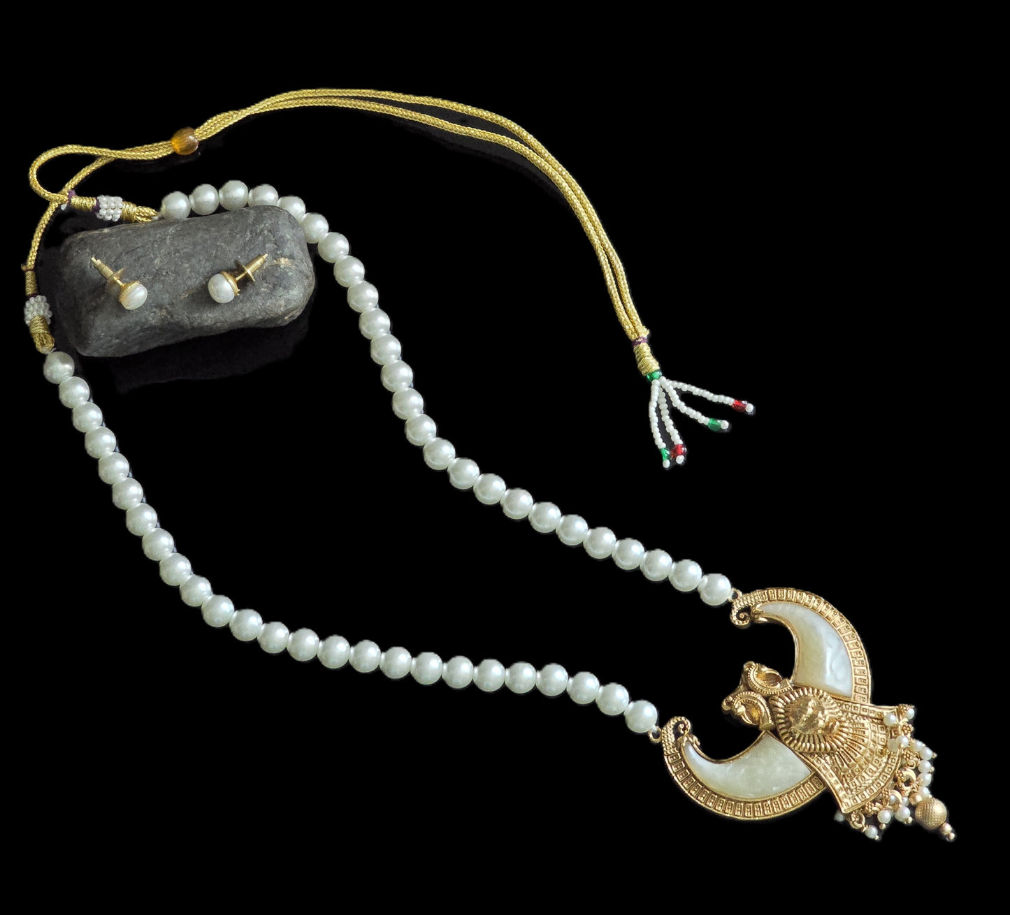 Helena Peach Pearl Puligoru Pendant Set