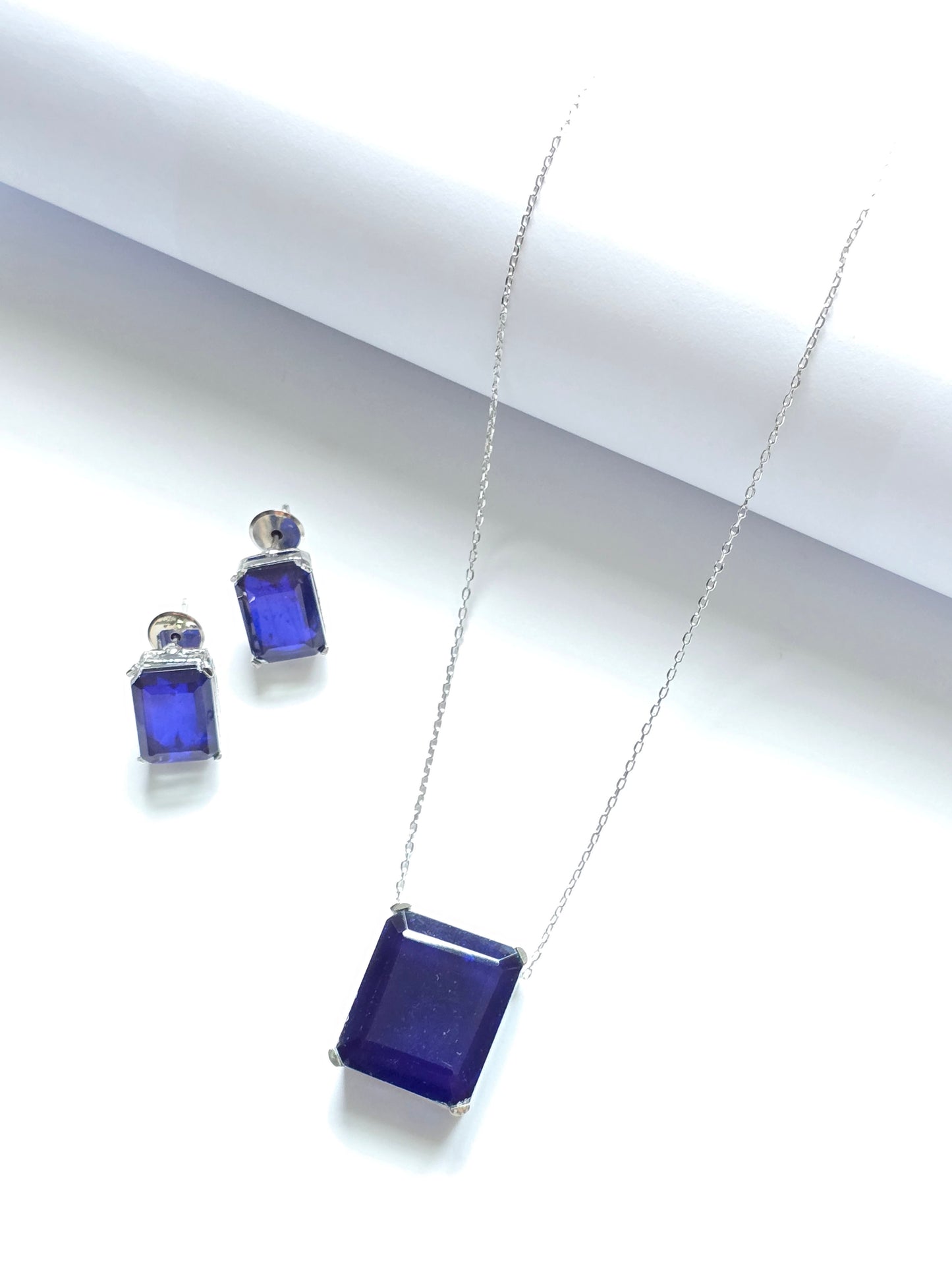 Pippa Doublet Stone Pendant Set