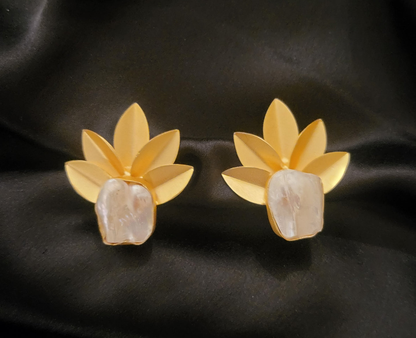 Baroque Pearl Flower Stud