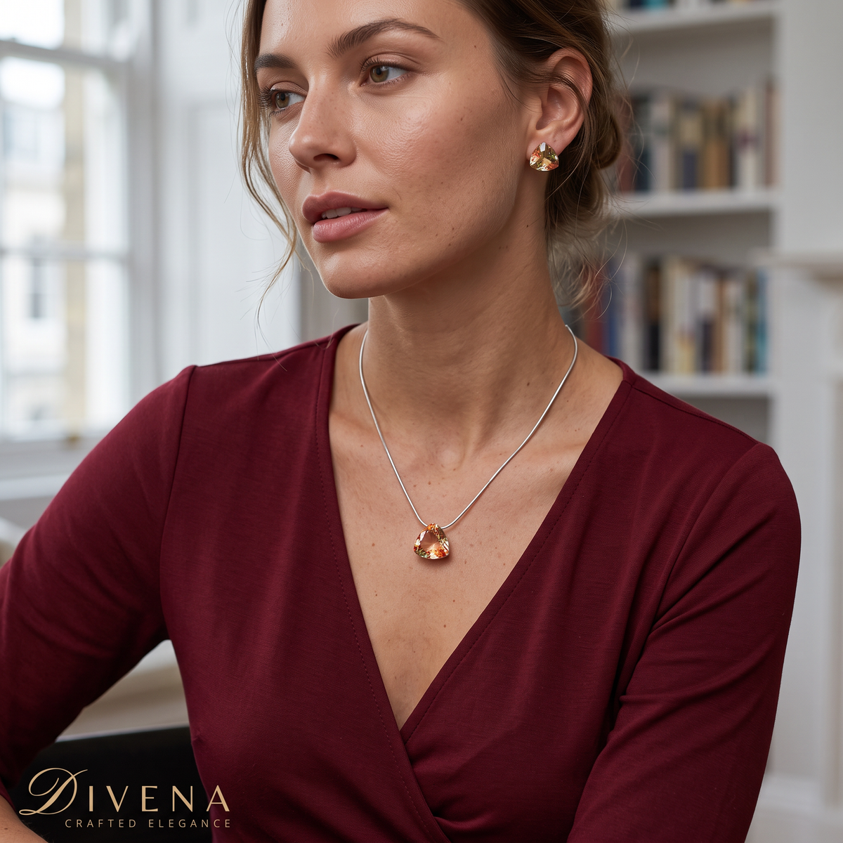 Lyra Solitaire Crystal Pendant Set