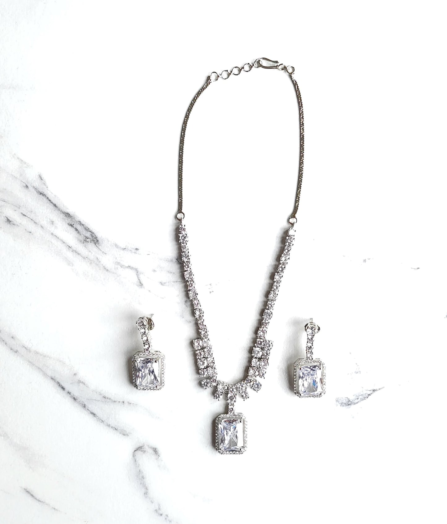 Poppy Crystal Necklace Set