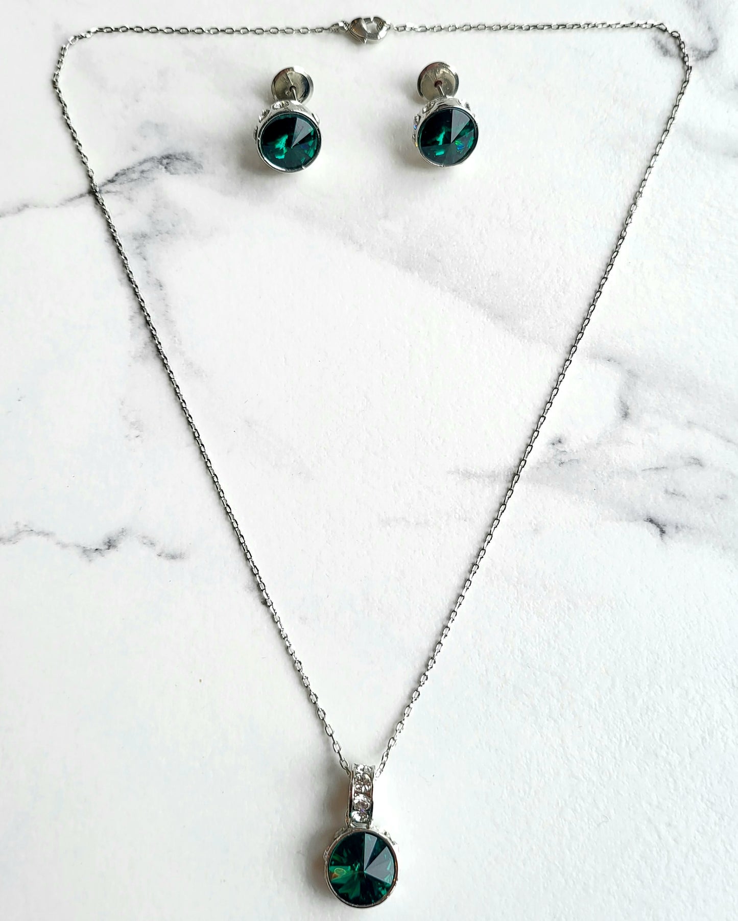 Primrose Solitaire Crystal Pendant Set