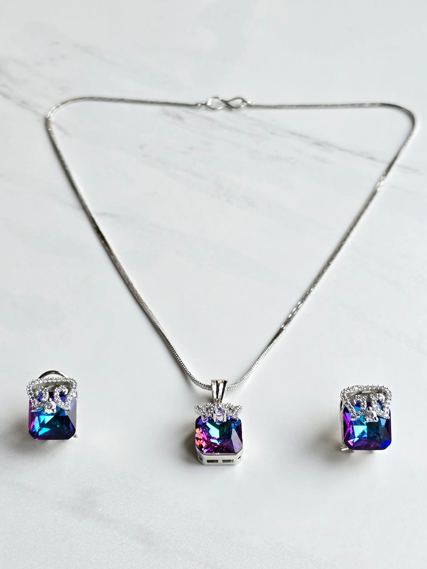 Ella Zircon Crystal Pendant Set