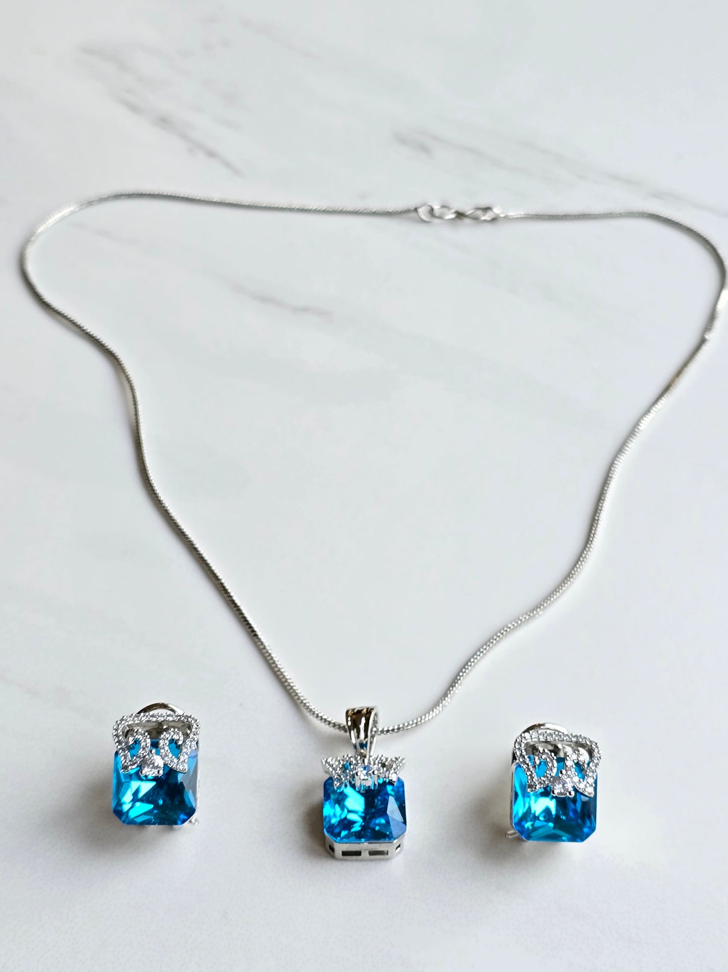 Ella Zircon Crystal Pendant Set