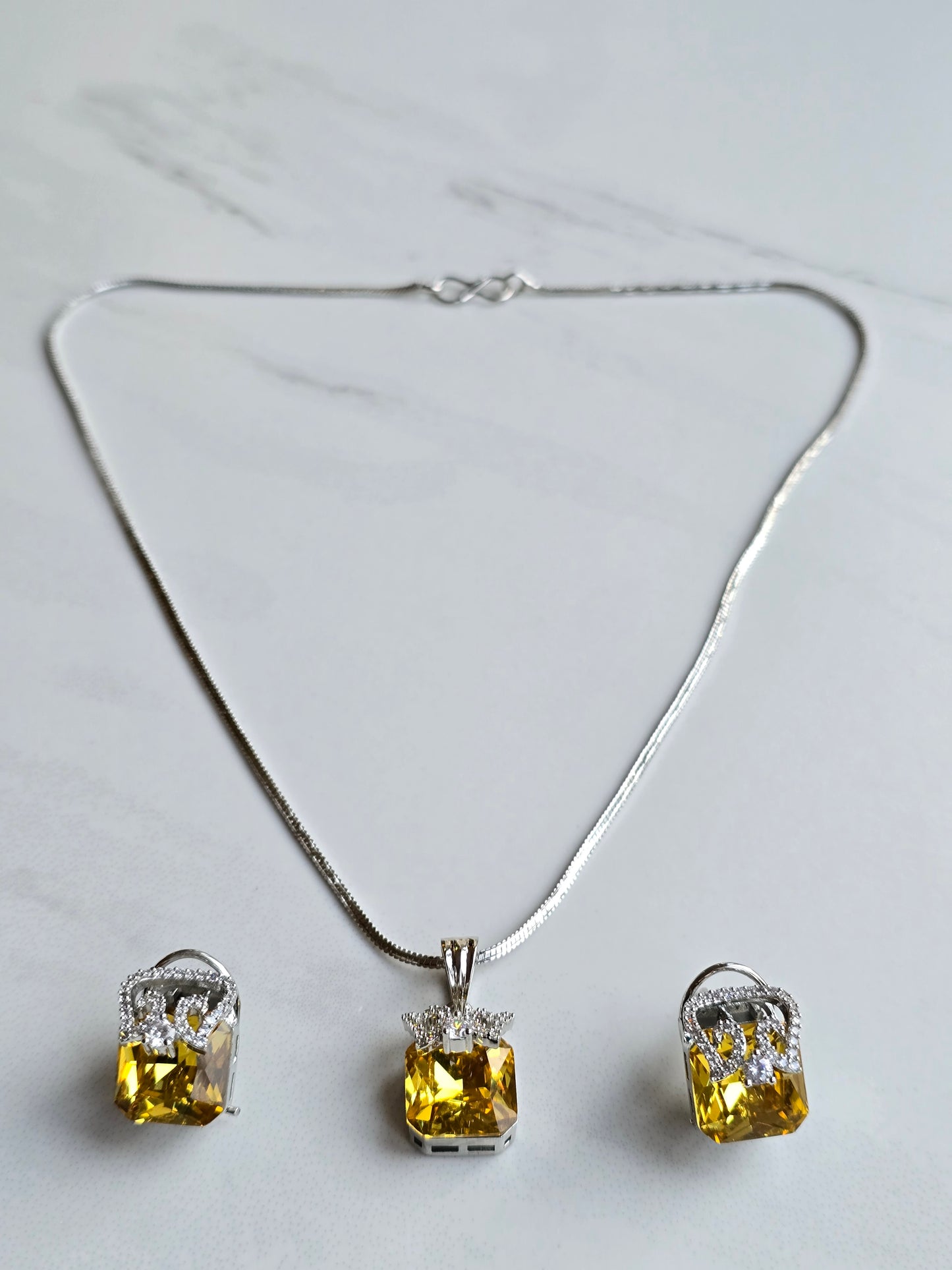 Ella Zircon Crystal Pendant Set