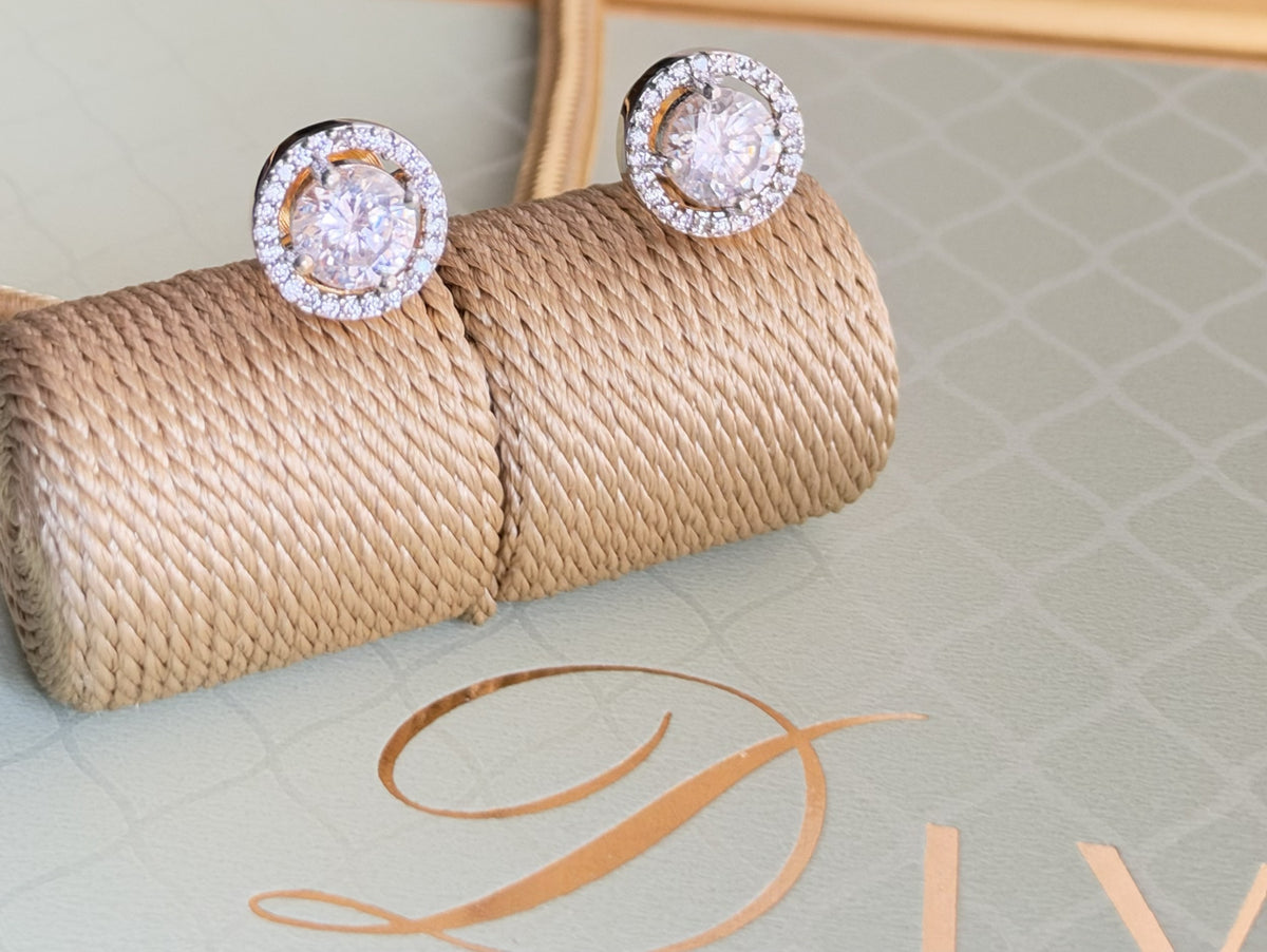 AD Solitaire Stud