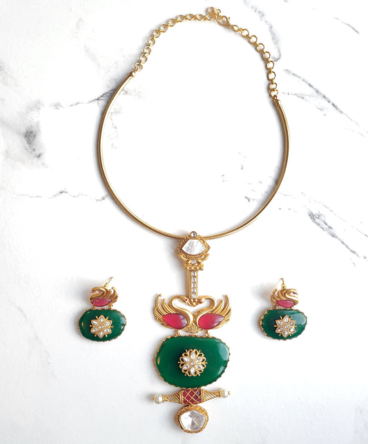 Melany Fusion Necklace Set With Carved Stones