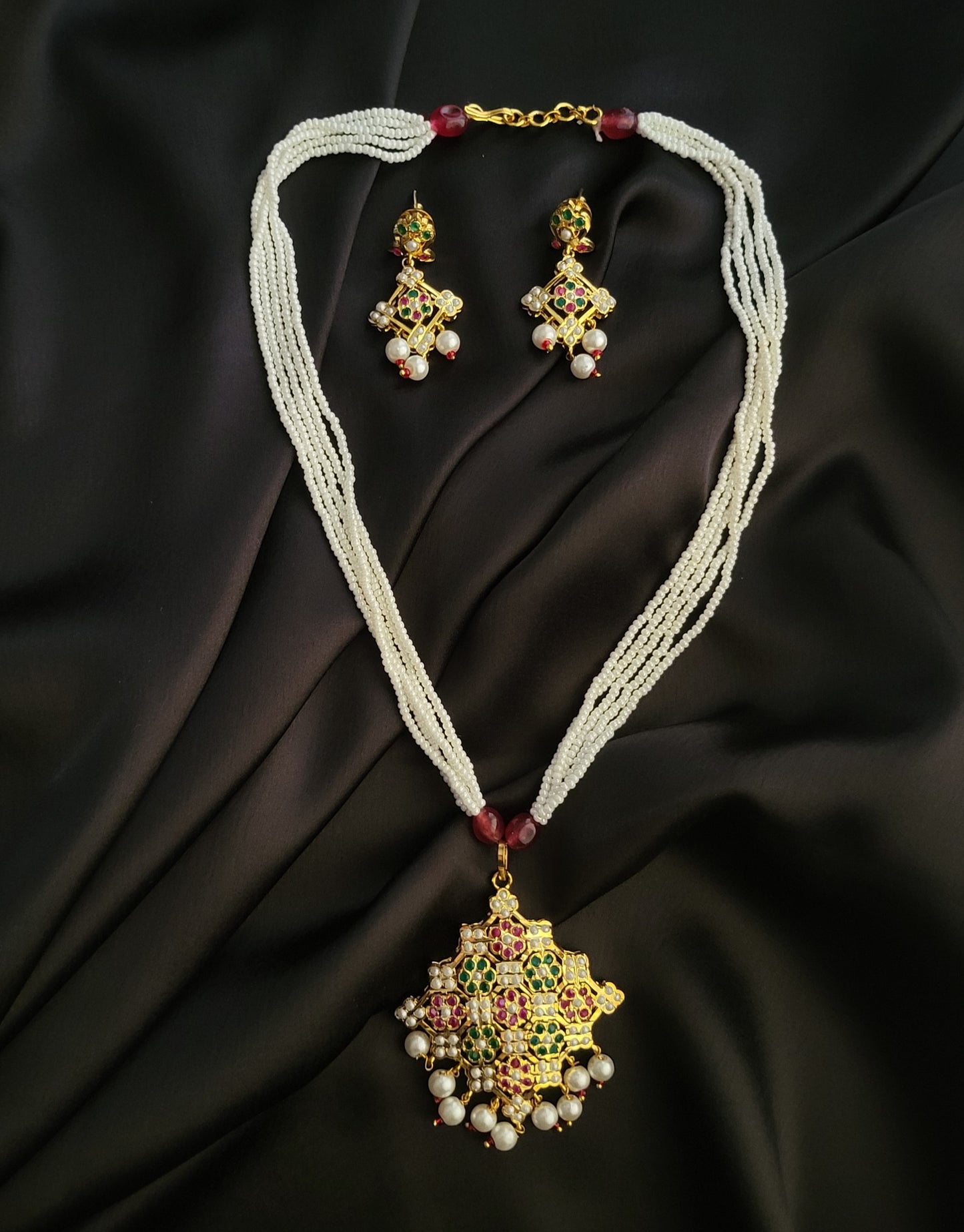 Hyderabadi Jadau Pearl Pendant Set