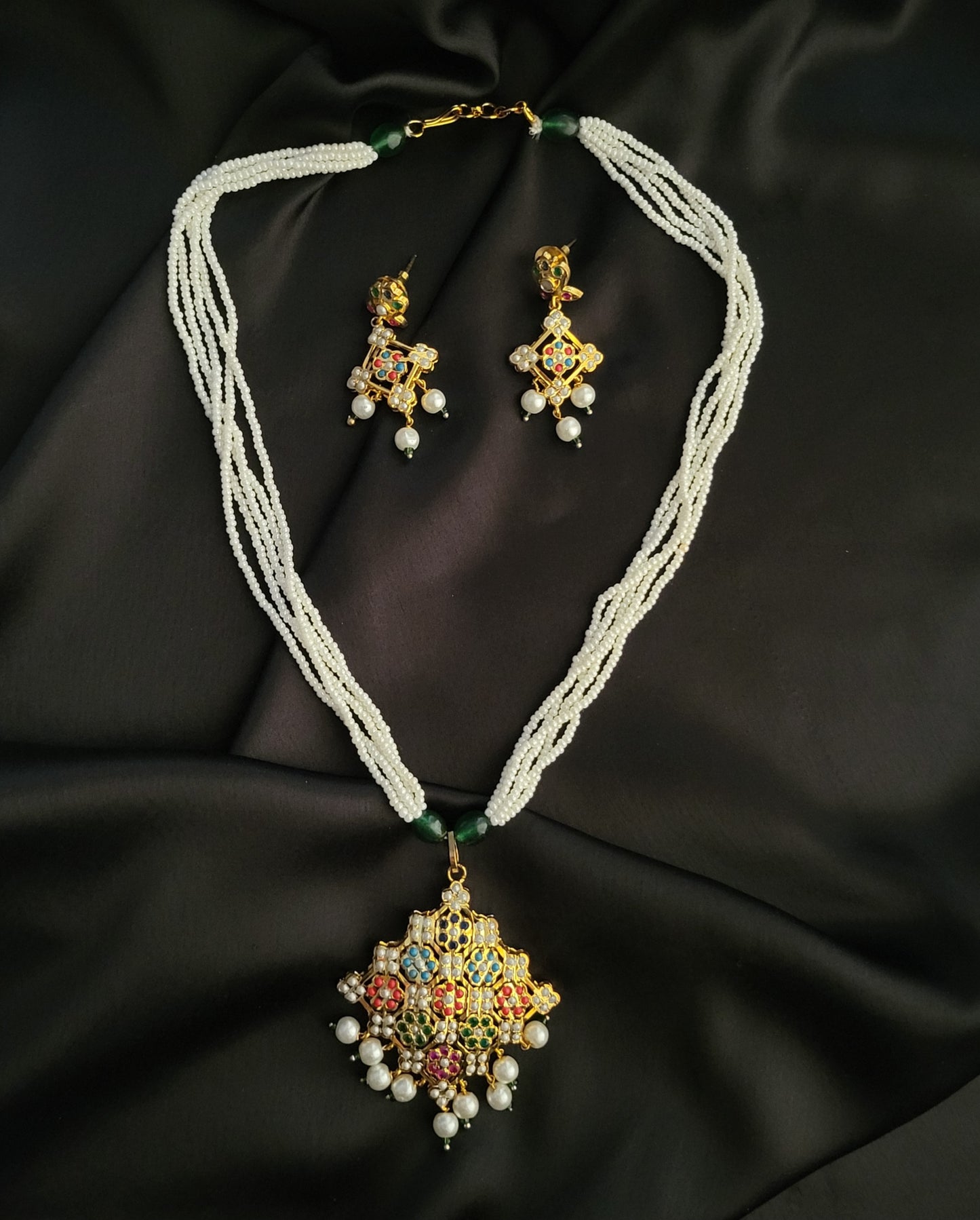 Hyderabadi Jadau Pearl Pendant Set