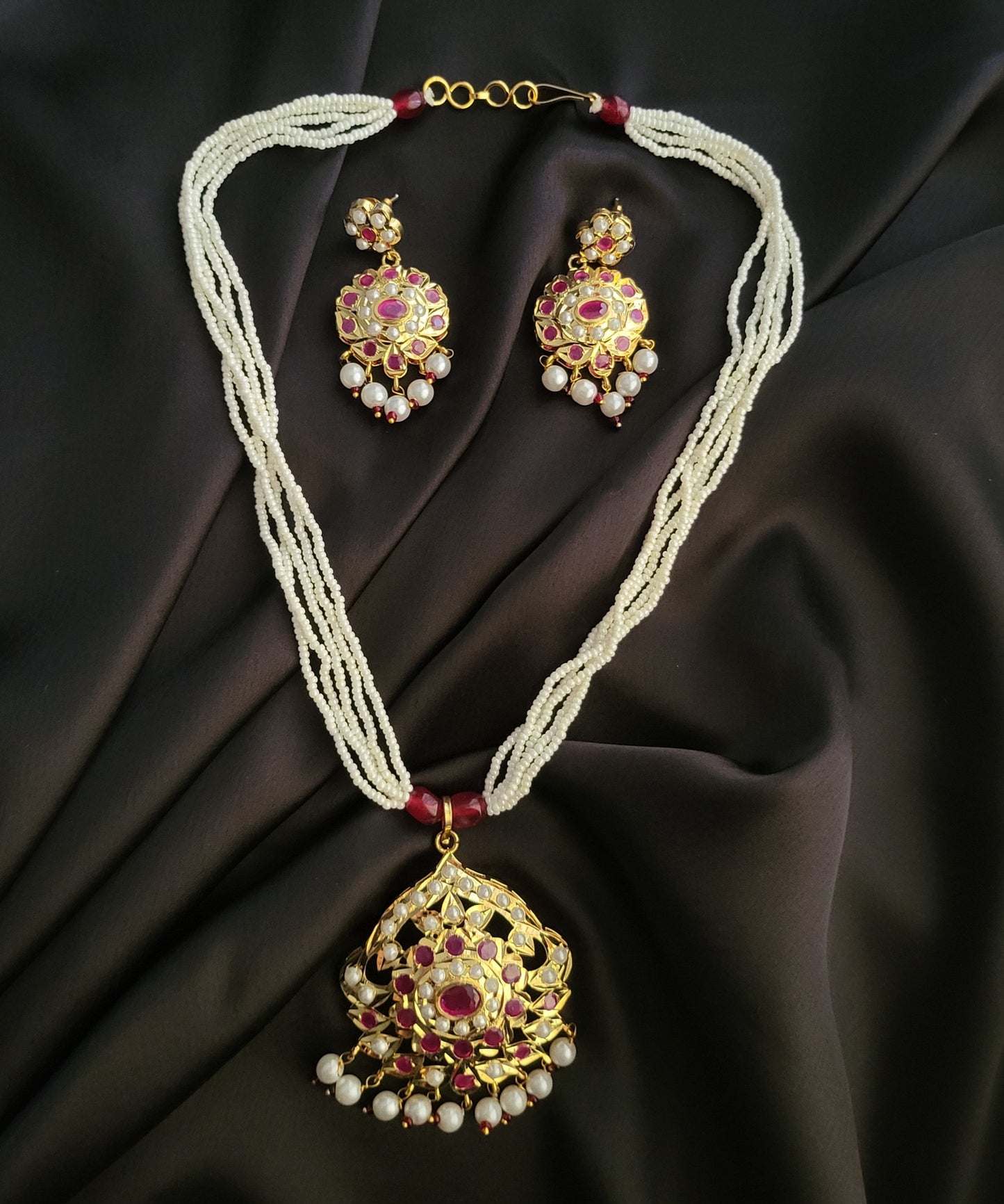 Hyderabadi Jadau Pearl Pendant Set