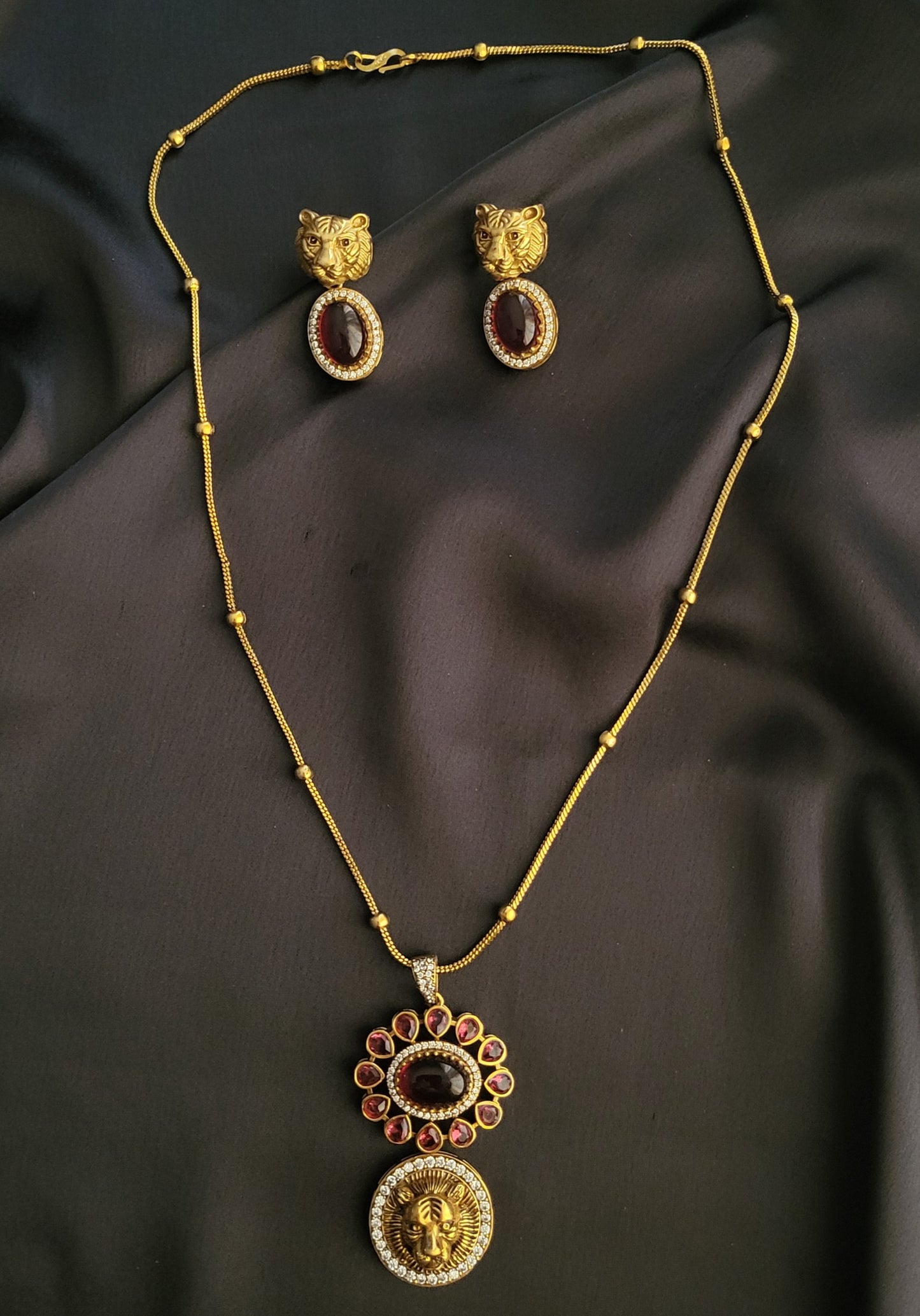 Indo-Western Navratan Pendant set