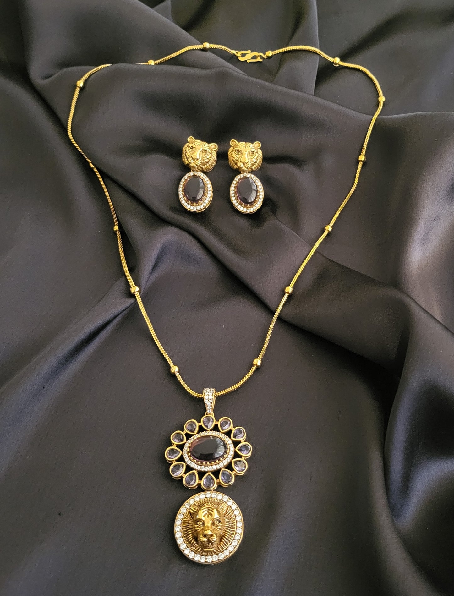 Indo-Western Navratan Pendant set