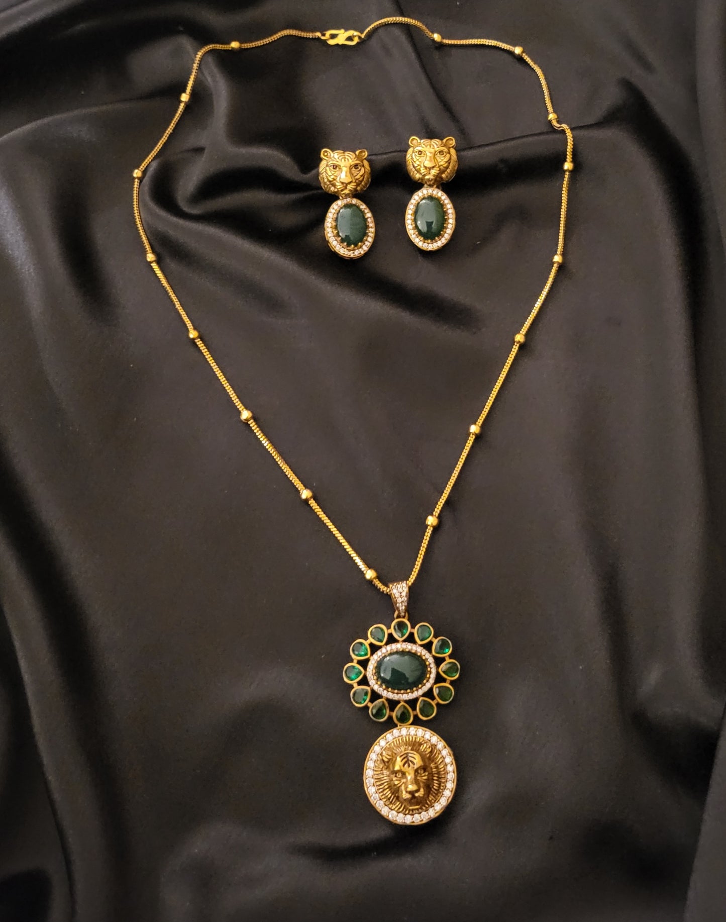 Indo-Western Navratan Pendant set