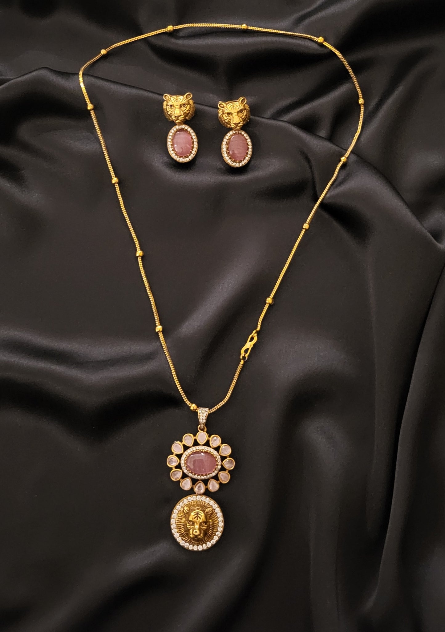 Indo-Western Navratan Pendant set