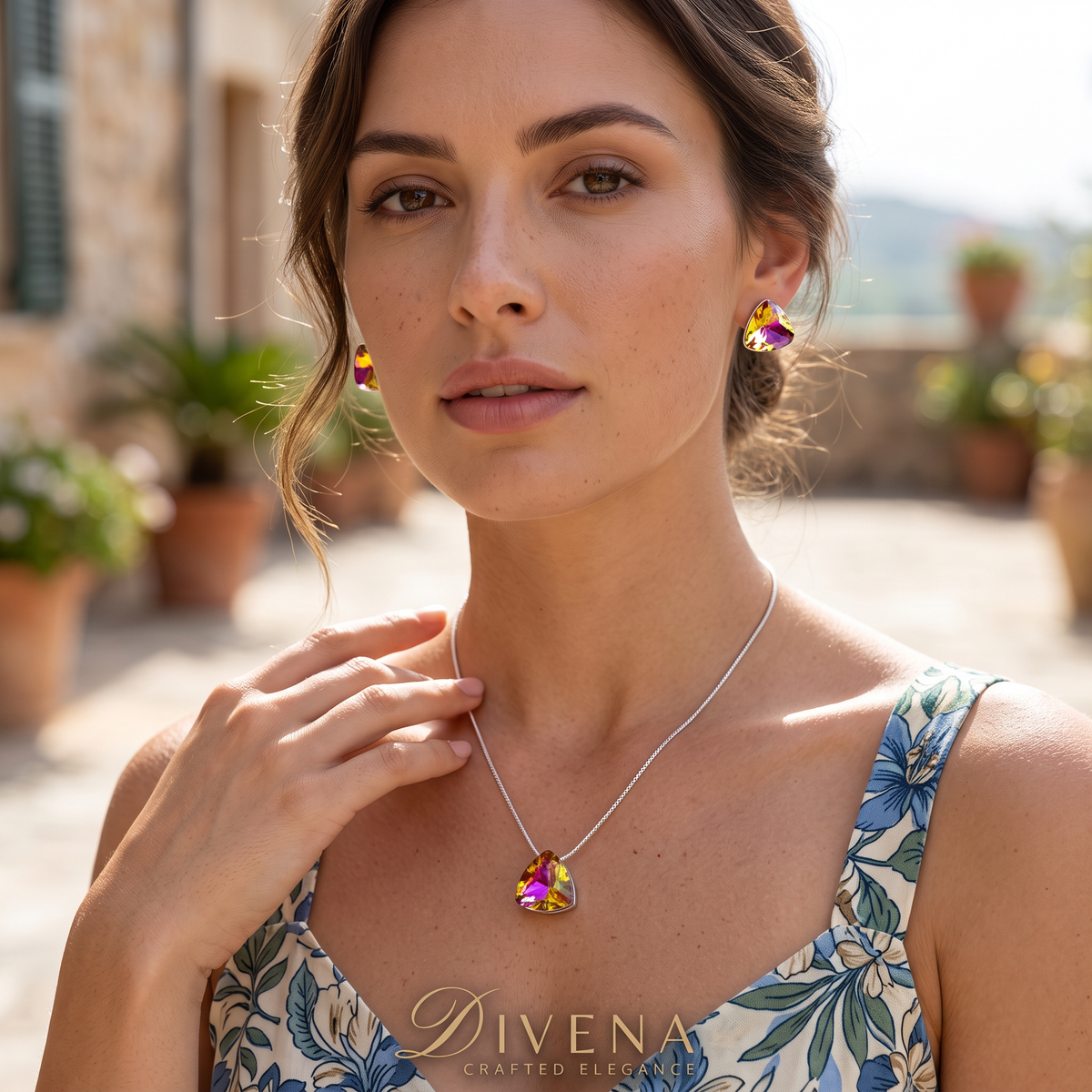 Lyra Solitaire Crystal Pendant Set