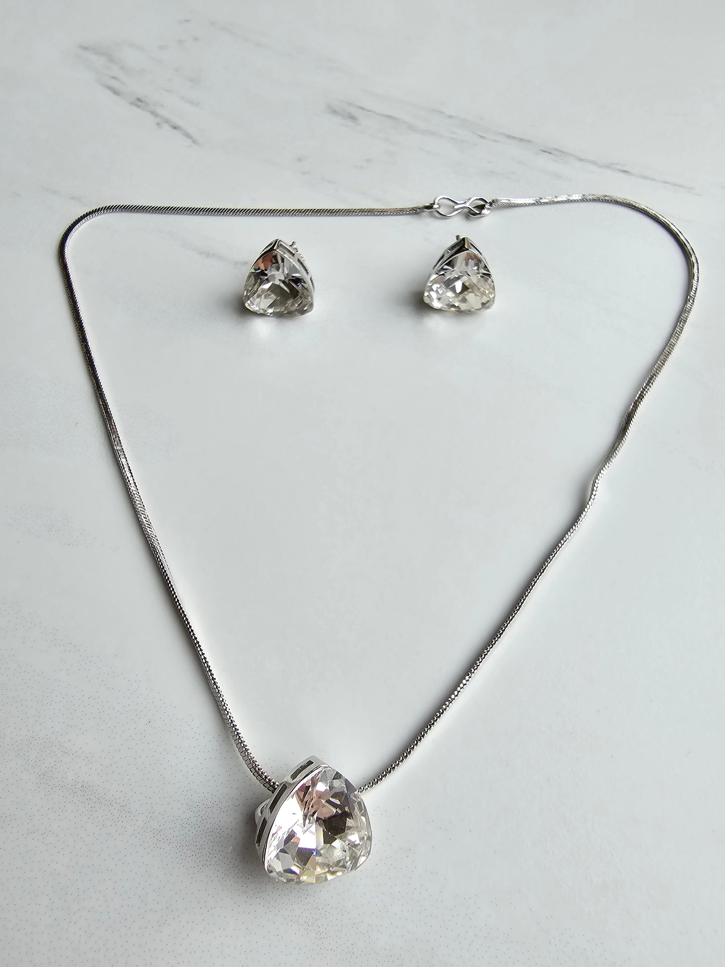 Lyra Crystal Chain Pendant Set