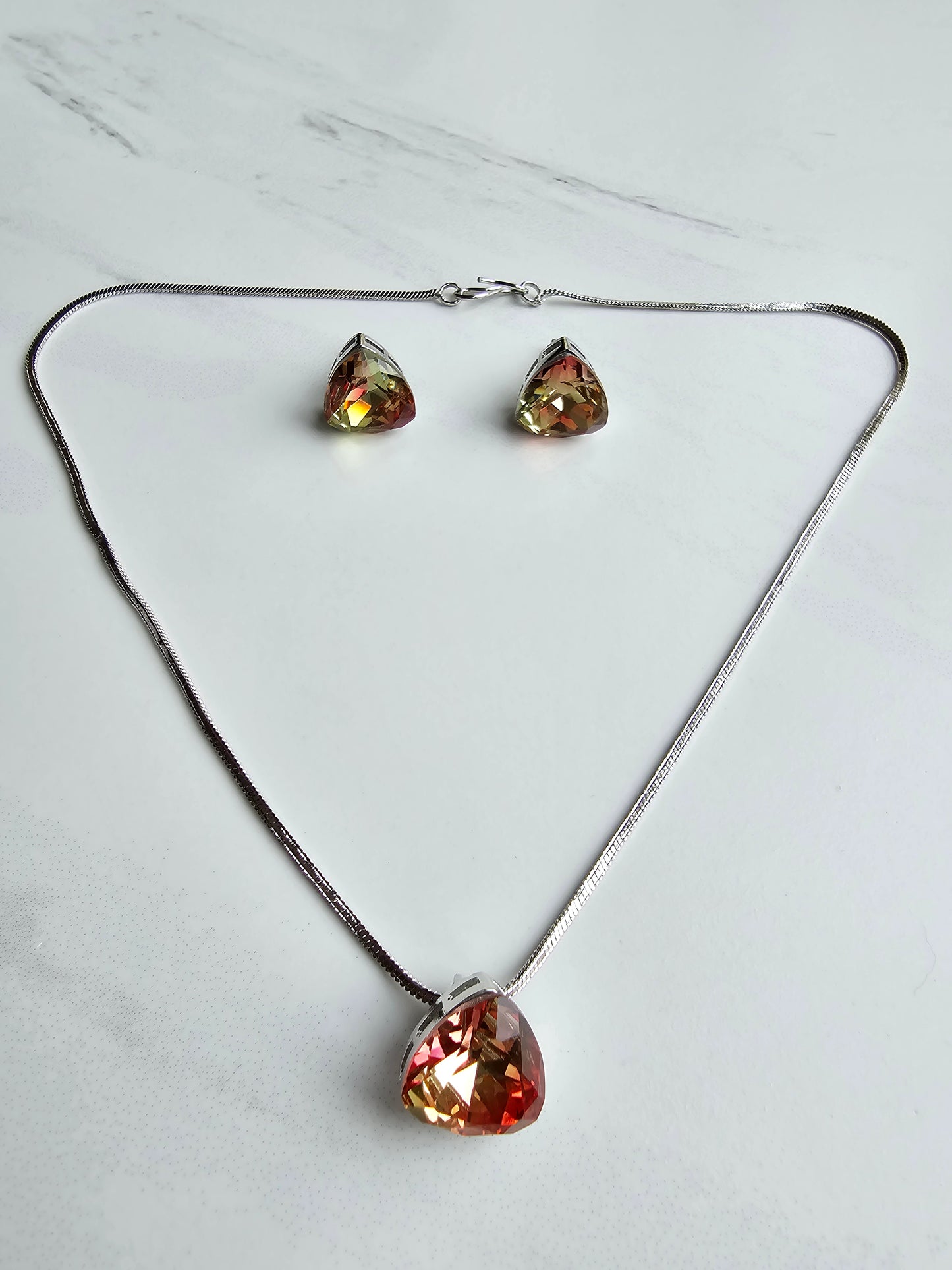 Lyra Crystal Chain Pendant Set