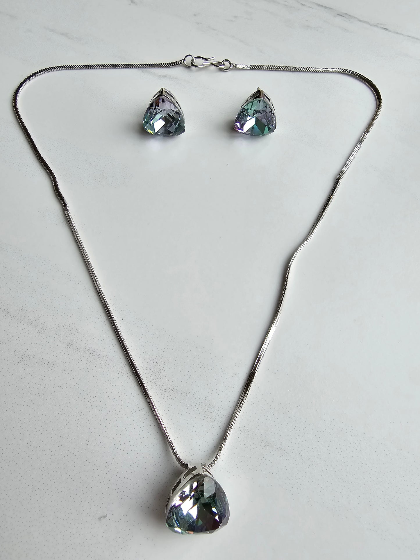 Lyra Crystal Chain Pendant Set