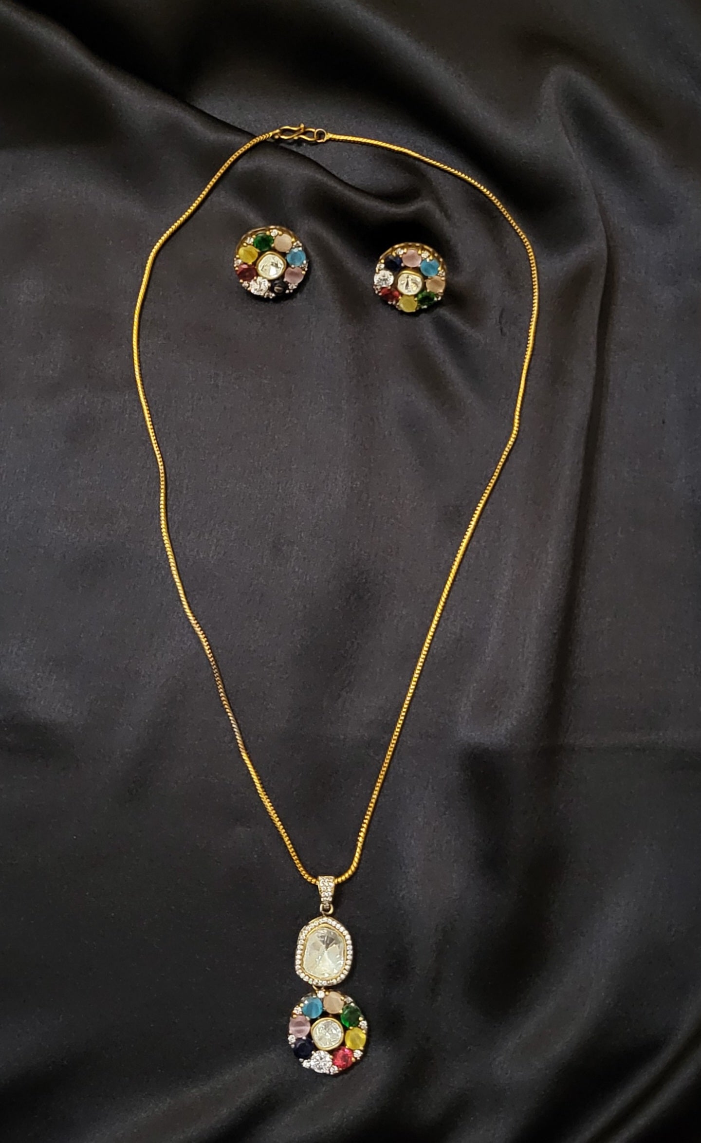 Navratan Pendant Set