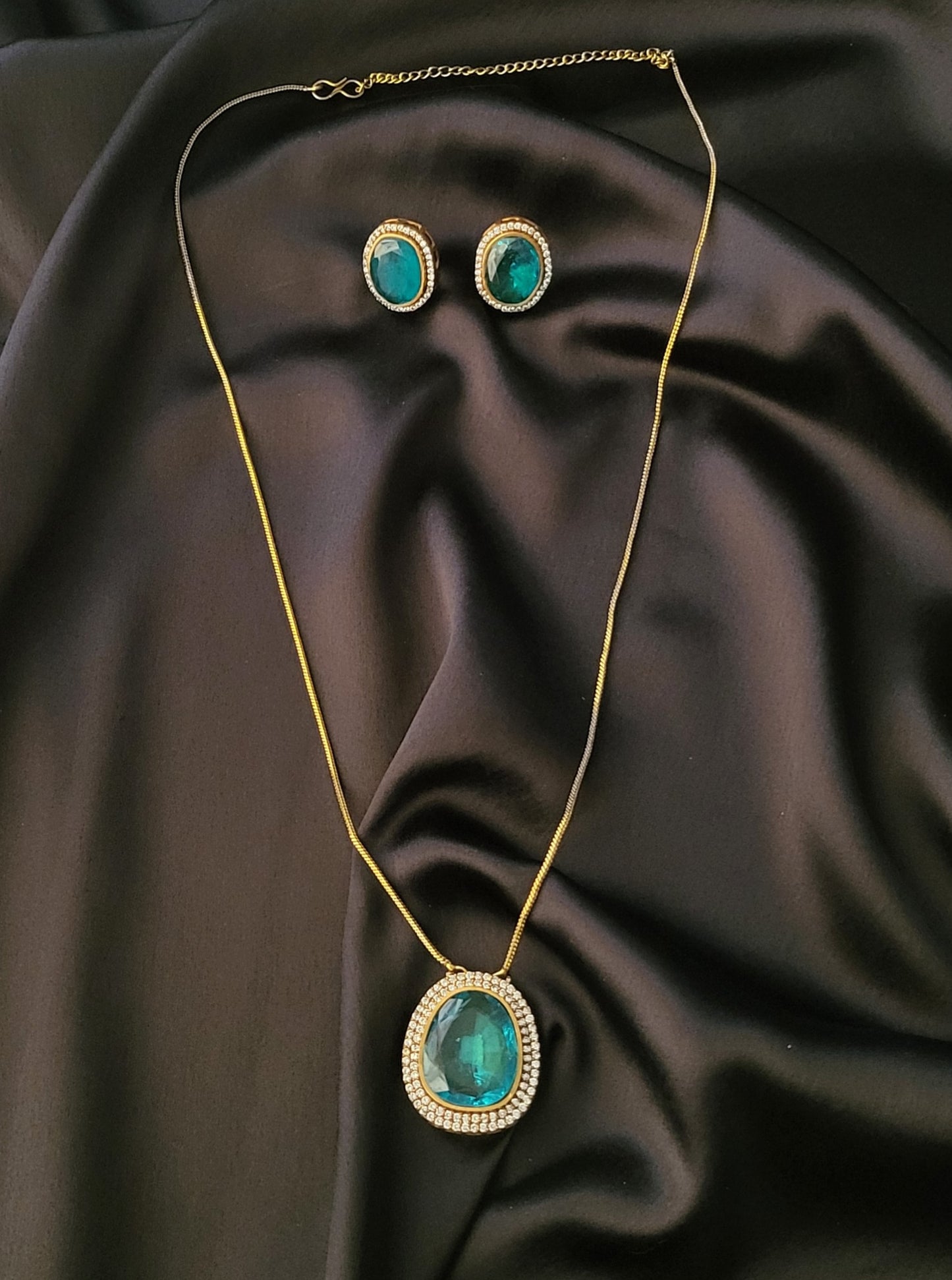 Pendant Set