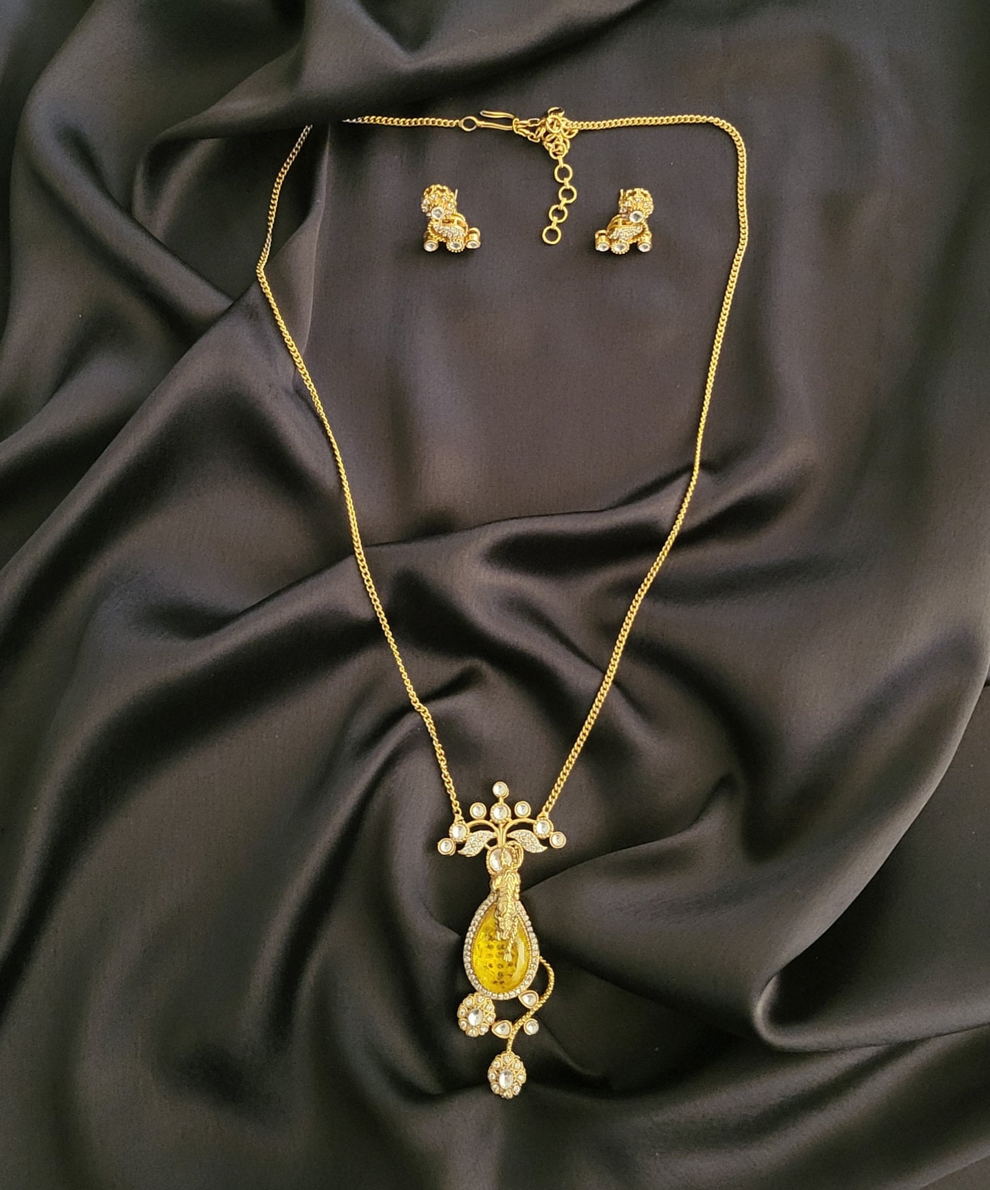 Polki Pendant Set