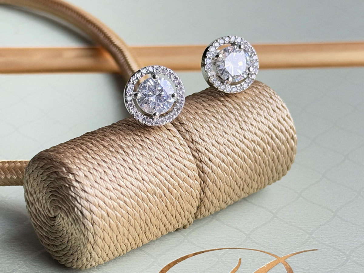 AD Solitaire Stud