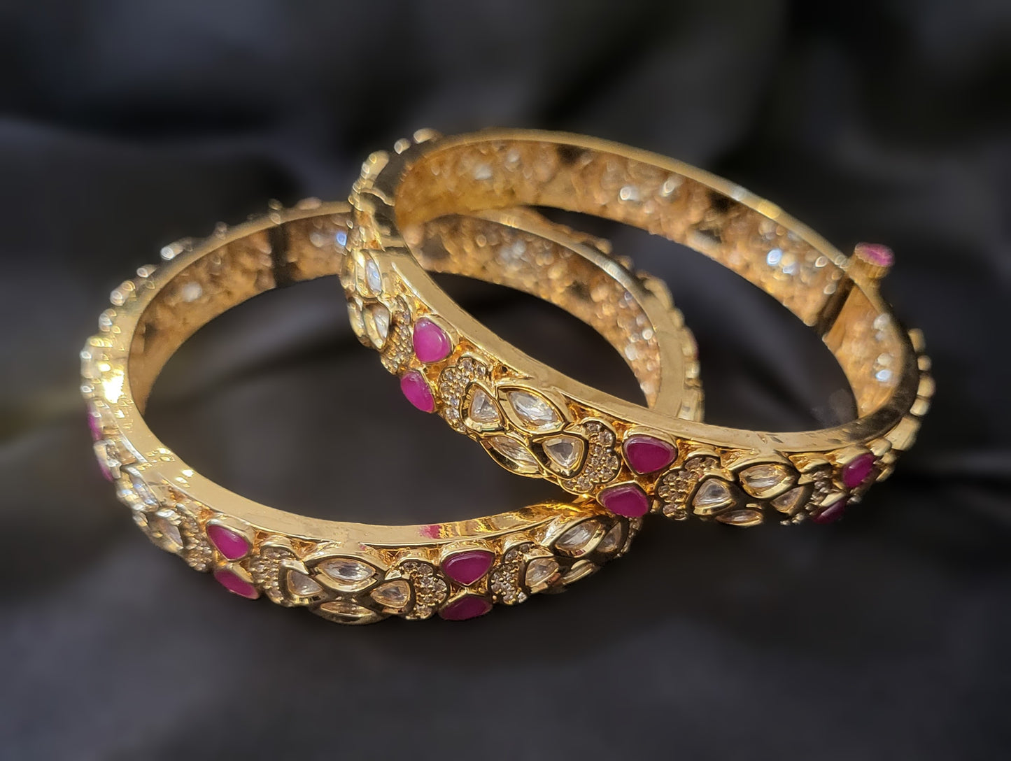 Sunheri Kundan Bangles Pair